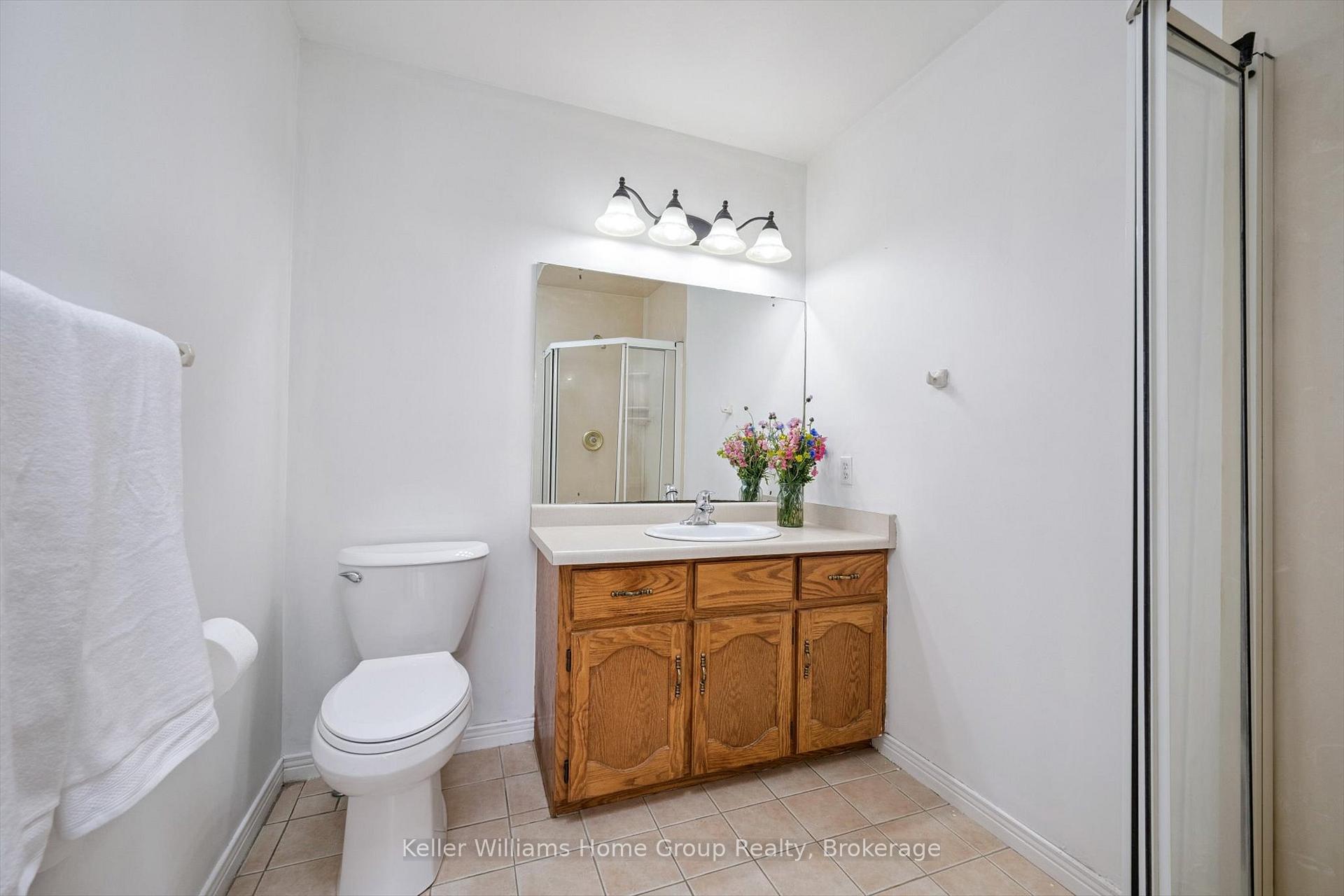 Photo 21 of 44 Greenwich Drive, Guelph, Willow West/Sugarbush/West Acres — HOMEH