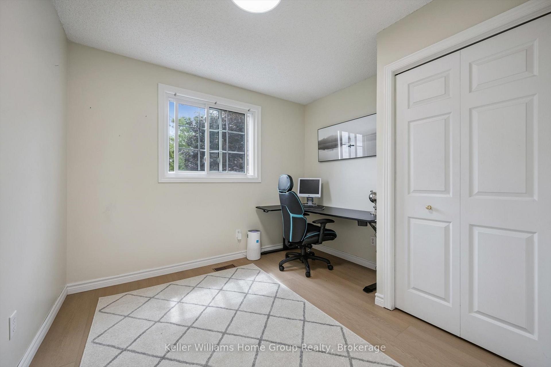 Photo 25 of 44 Greenwich Drive, Guelph, Willow West/Sugarbush/West Acres — HOMEH