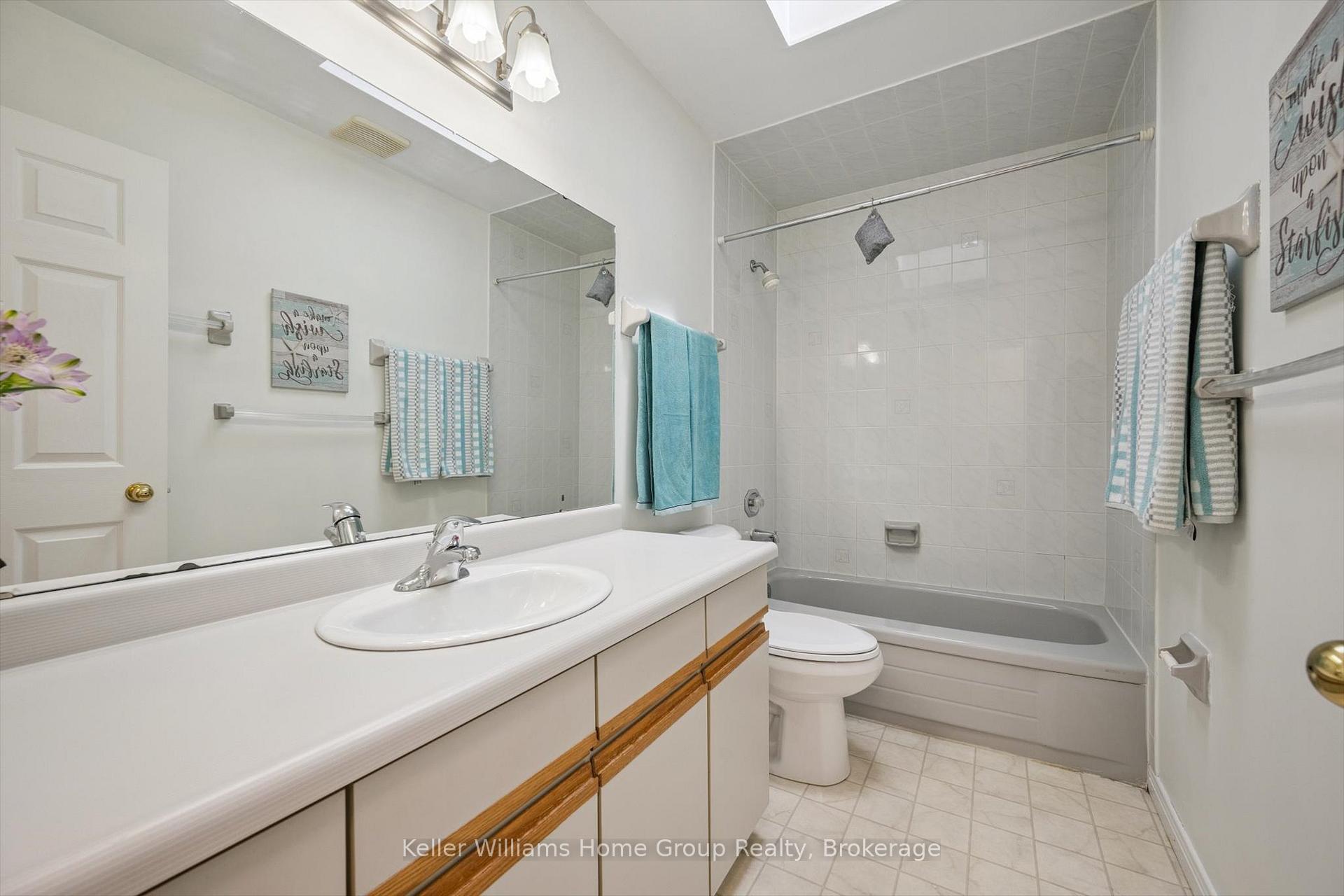 Photo 27 of 44 Greenwich Drive, Guelph, Willow West/Sugarbush/West Acres — HOMEH