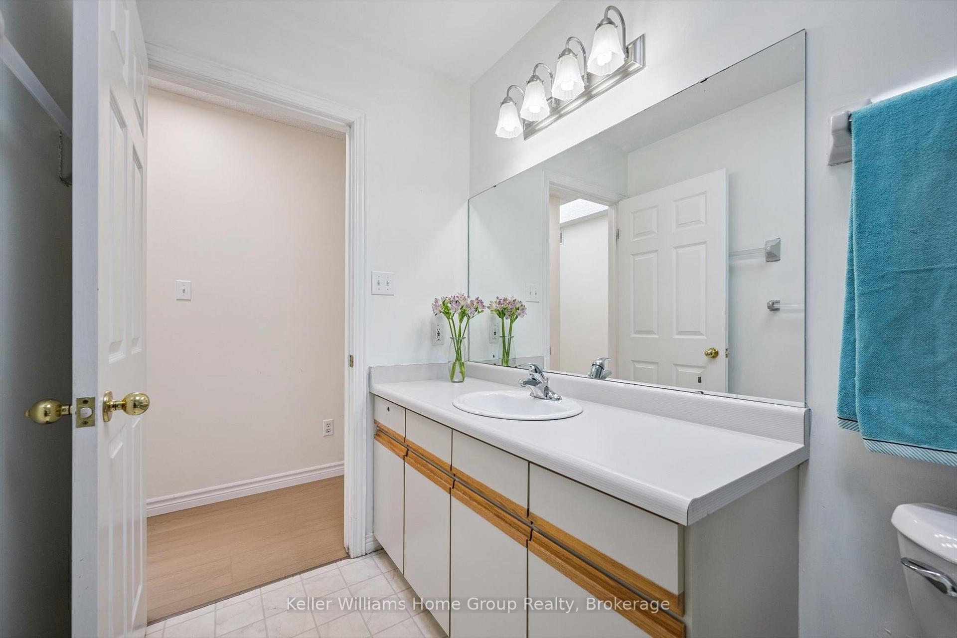 Photo 28 of 44 Greenwich Drive, Guelph, Willow West/Sugarbush/West Acres — HOMEH