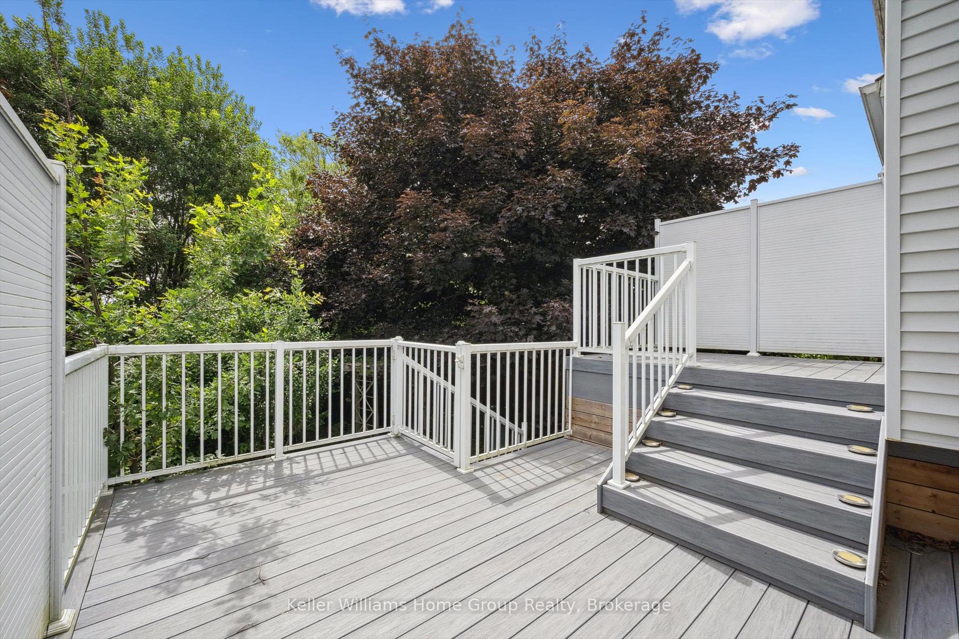 Photo 33 of 44 Greenwich Drive, Guelph, Willow West/Sugarbush/West Acres — HOMEH