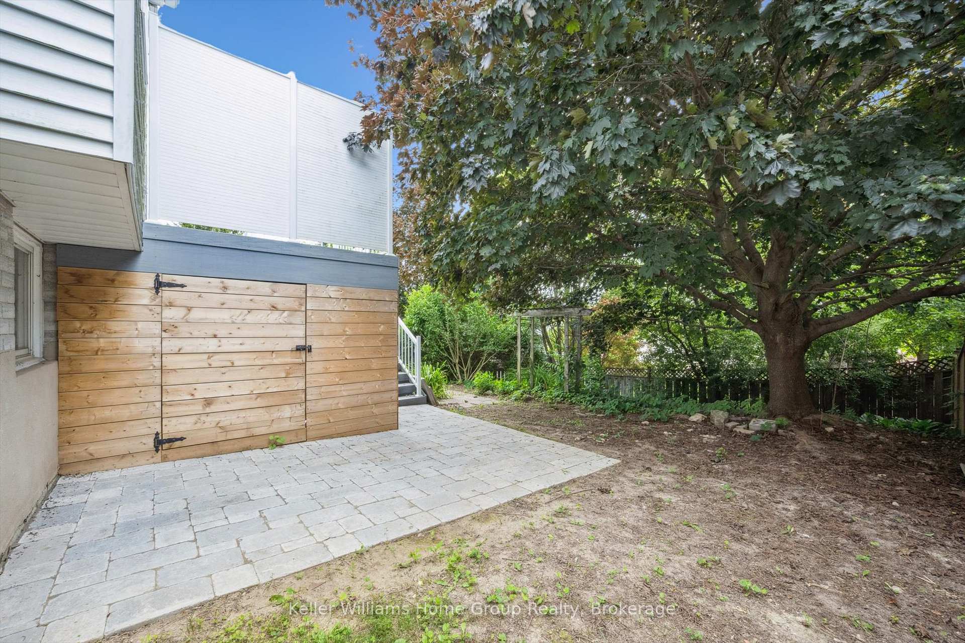 Photo 35 of 44 Greenwich Drive, Guelph, Willow West/Sugarbush/West Acres — HOMEH