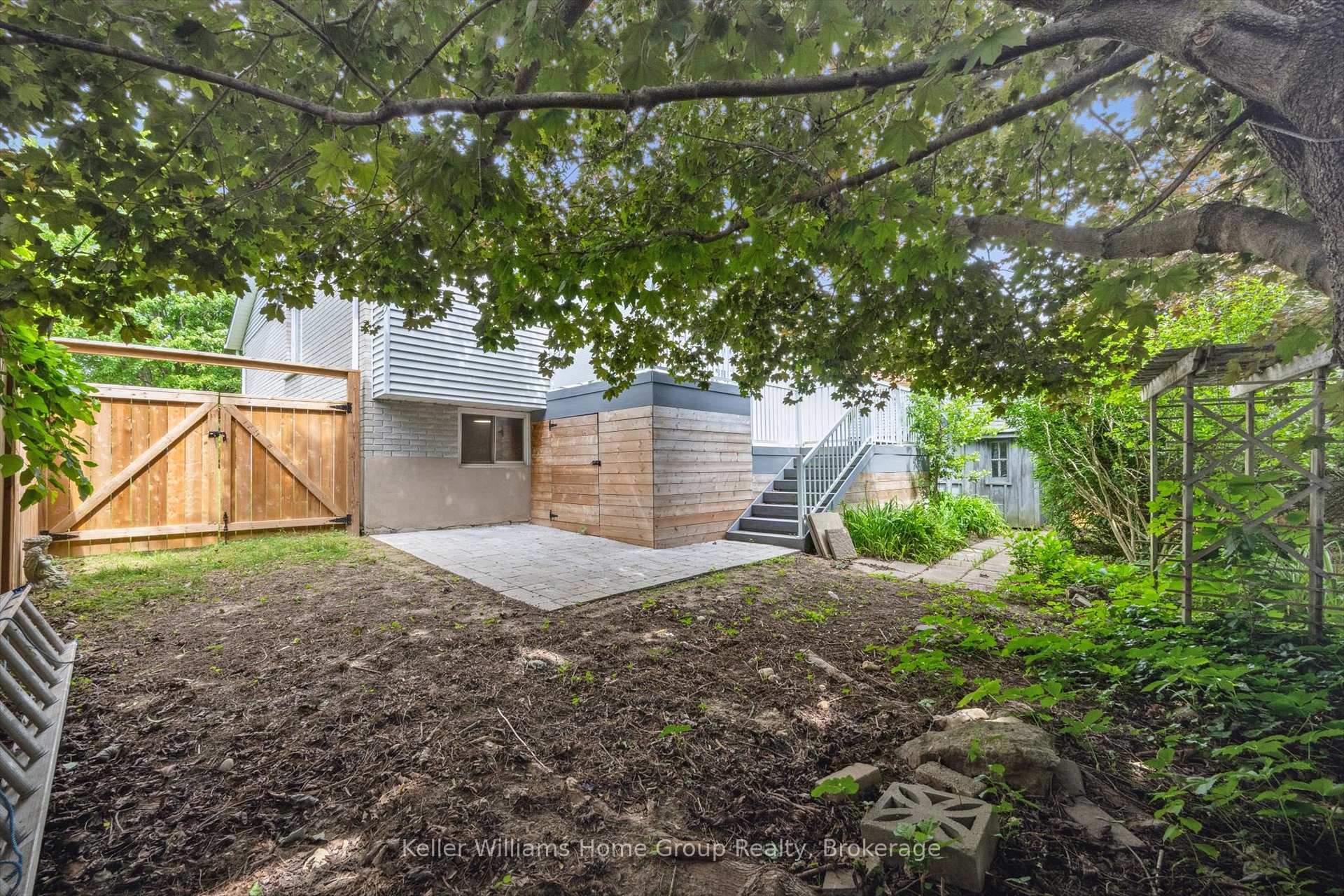 Photo 37 of 44 Greenwich Drive, Guelph, Willow West/Sugarbush/West Acres — HOMEH
