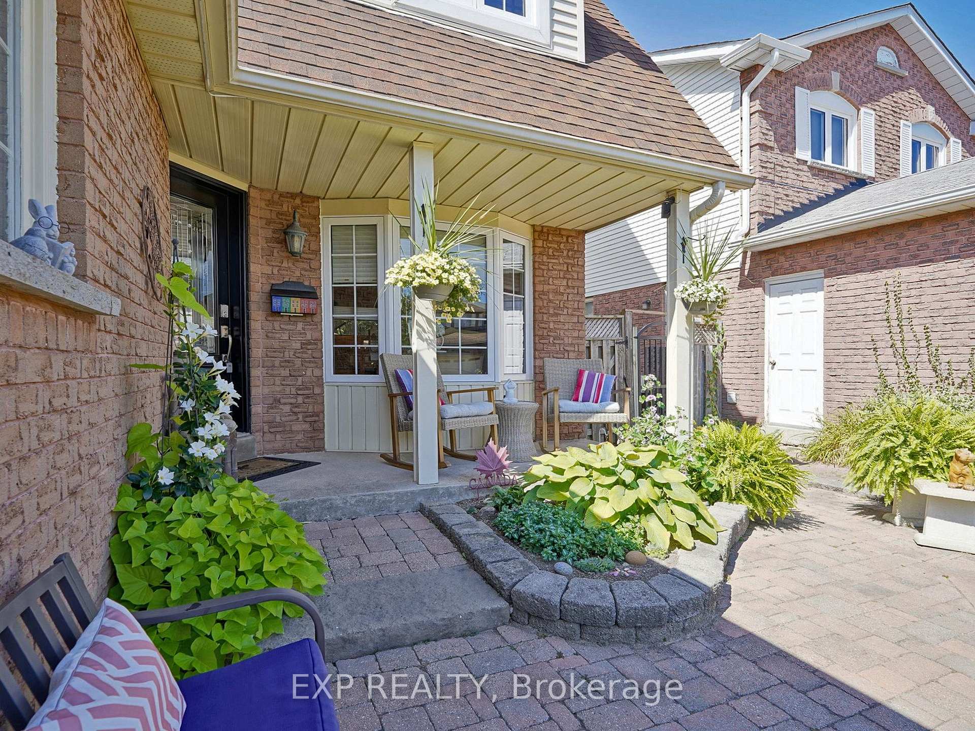 Photo 2 of 21 Lyndale Crescent, Clarington, Courtice — HOMEH