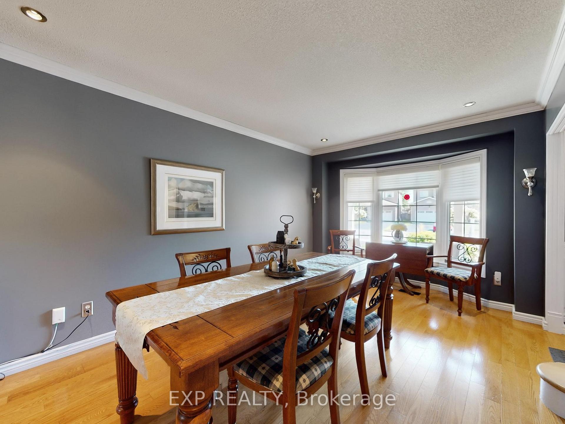 Photo 10 of 21 Lyndale Crescent, Clarington, Courtice — HOMEH
