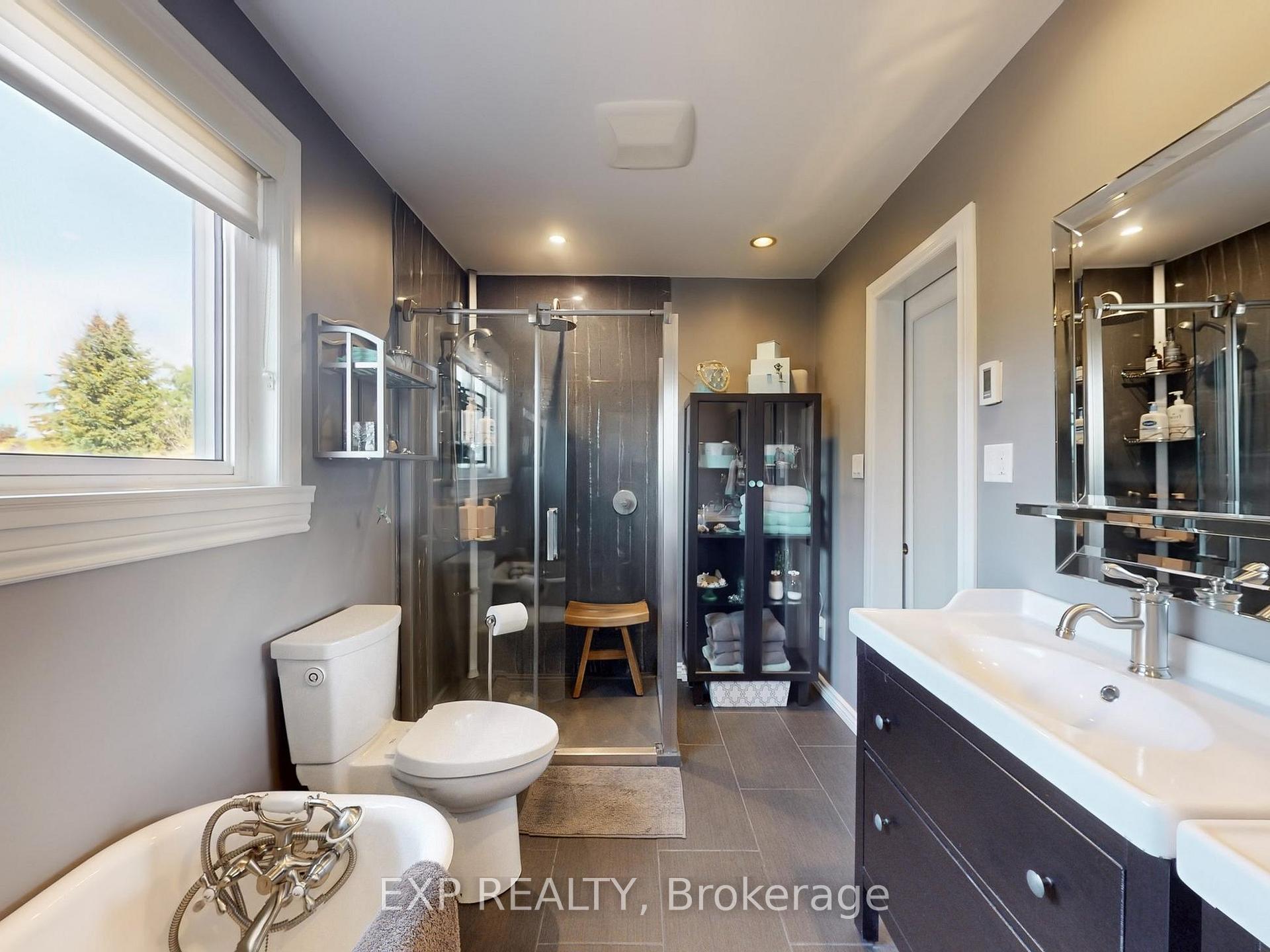 Photo 19 of 21 Lyndale Crescent, Clarington, Courtice — HOMEH