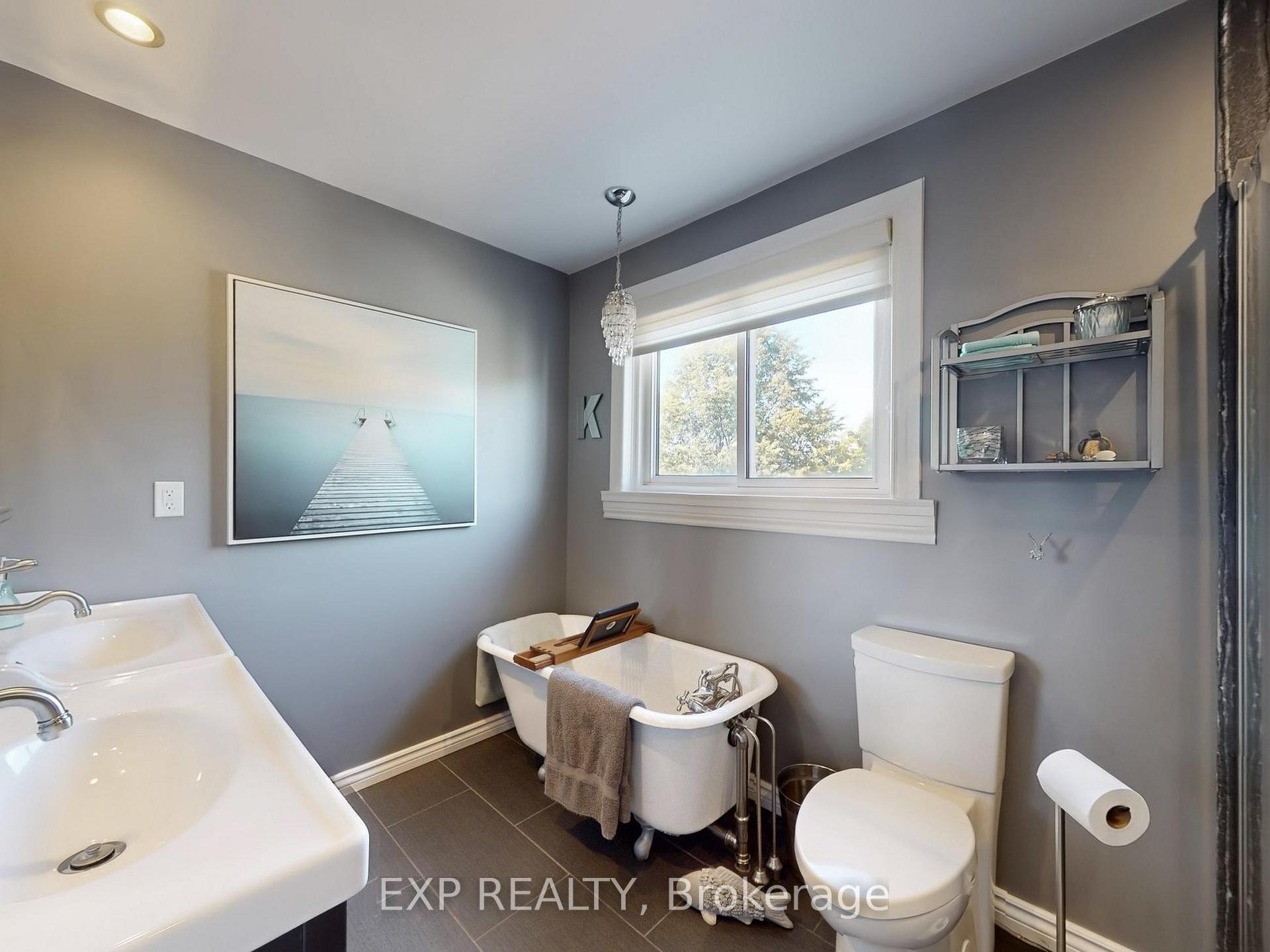Photo 20 of 21 Lyndale Crescent, Clarington, Courtice — HOMEH
