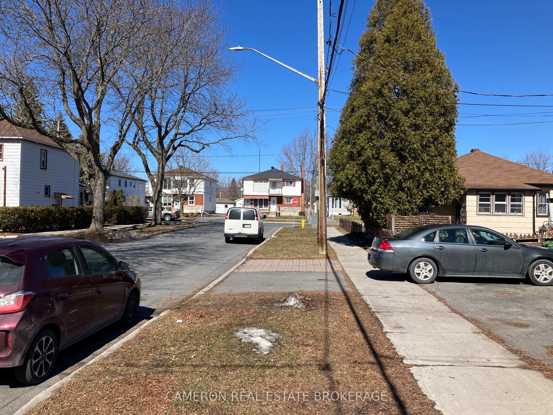 Photo 2 of 525-527 Carleton Street, Cornwall — HOMEH