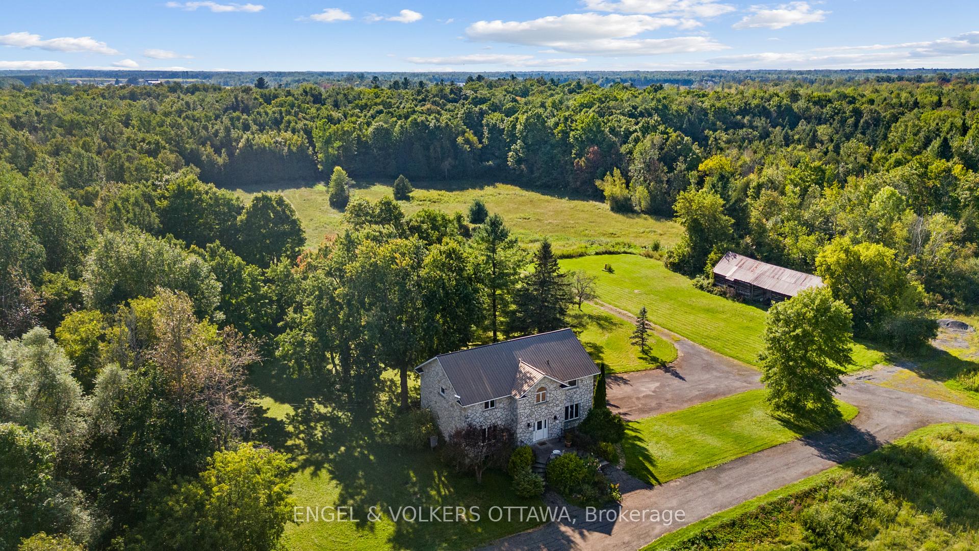 Photo 5 of 2062 Greys Creek Road, Ottawa, Osgoode Twp North of Reg Rd 6 — HOMEH