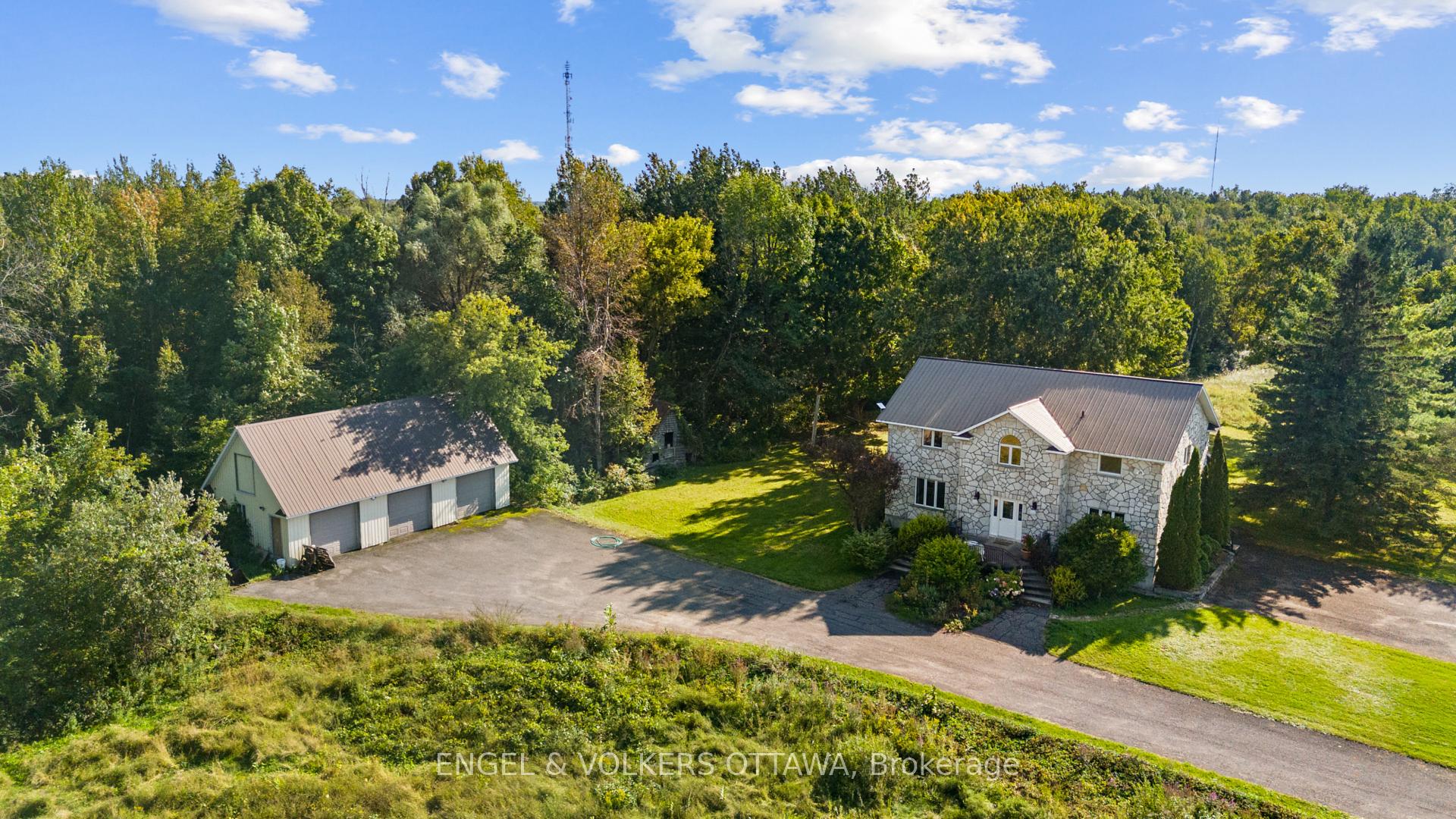Photo 6 of 2062 Greys Creek Road, Ottawa, Osgoode Twp North of Reg Rd 6 — HOMEH