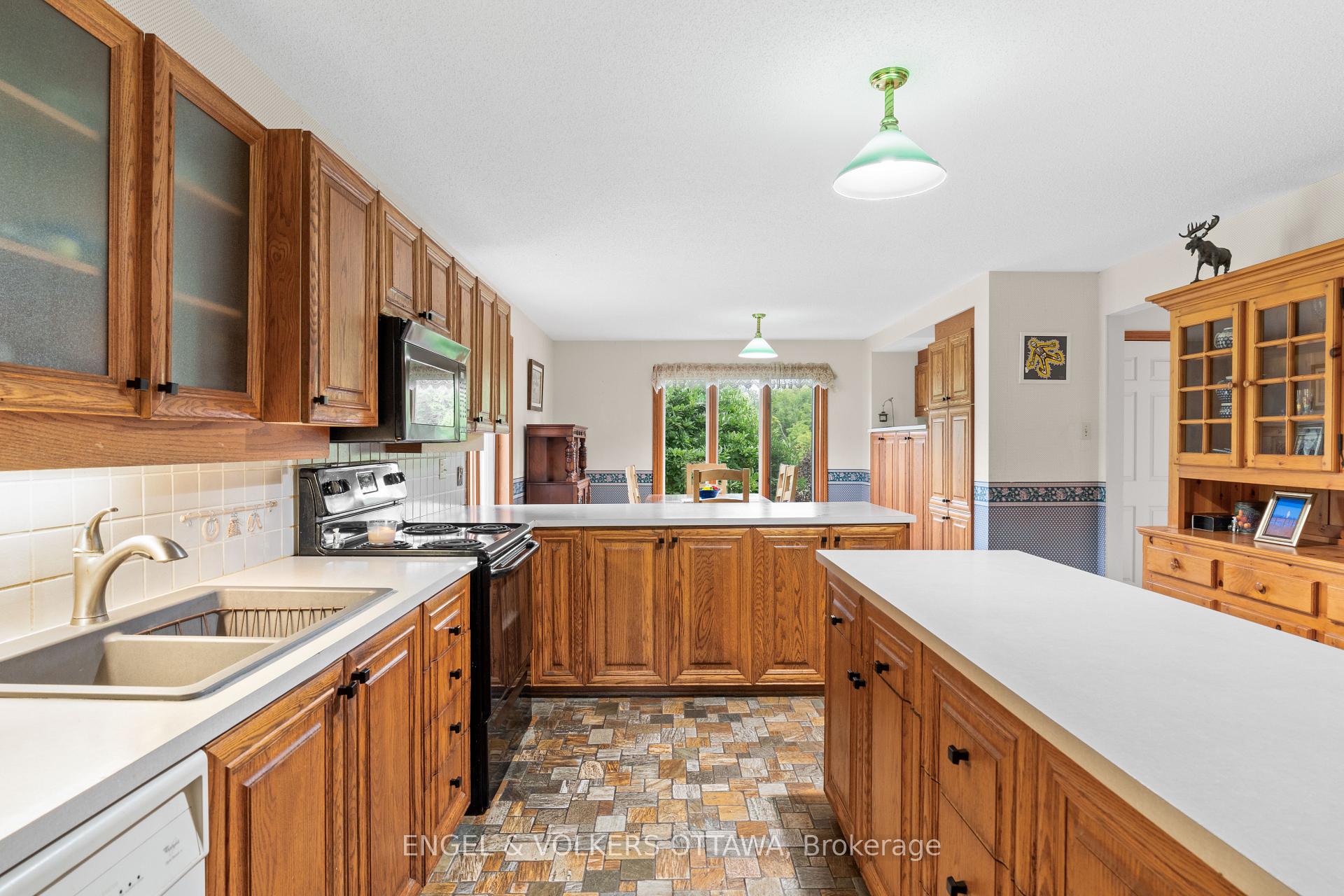 Photo 10 of 2062 Greys Creek Road, Ottawa, Osgoode Twp North of Reg Rd 6 — HOMEH