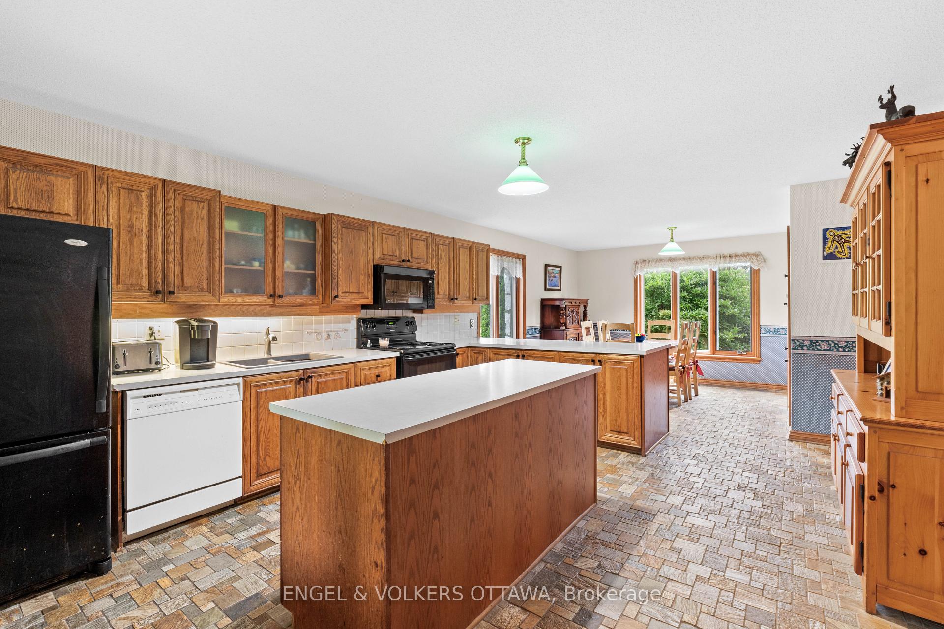 Photo 11 of 2062 Greys Creek Road, Ottawa, Osgoode Twp North of Reg Rd 6 — HOMEH