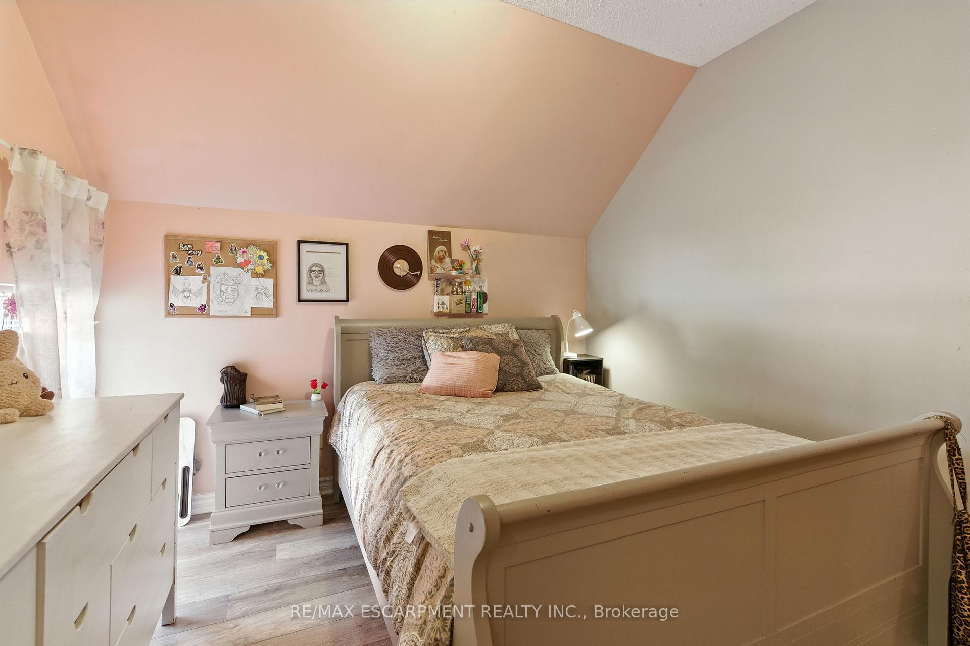 Photo 18 of 487 Catharine Street N, Hamilton, North End — HOMEH