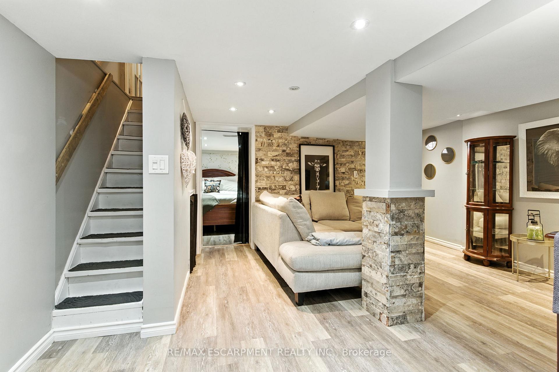 Photo 21 of 487 Catharine Street N, Hamilton, North End — HOMEH