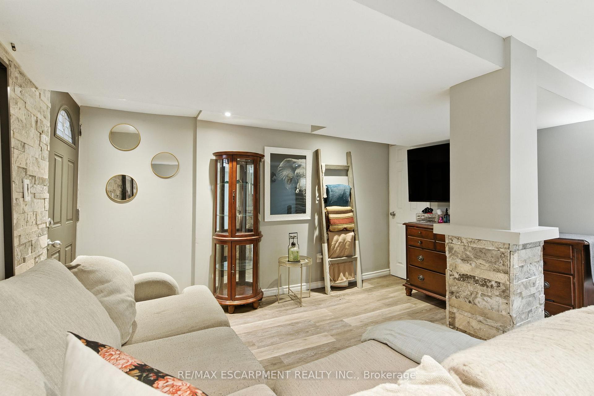 Photo 23 of 487 Catharine Street N, Hamilton, North End — HOMEH