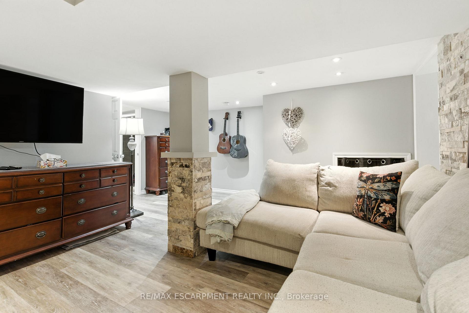 Photo 25 of 487 Catharine Street N, Hamilton, North End — HOMEH