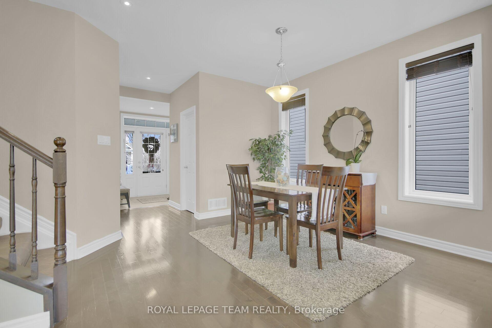 Photo 4 of 204 Piazza Circle, Ottawa, Barrhaven - Strandherd — HOMEH