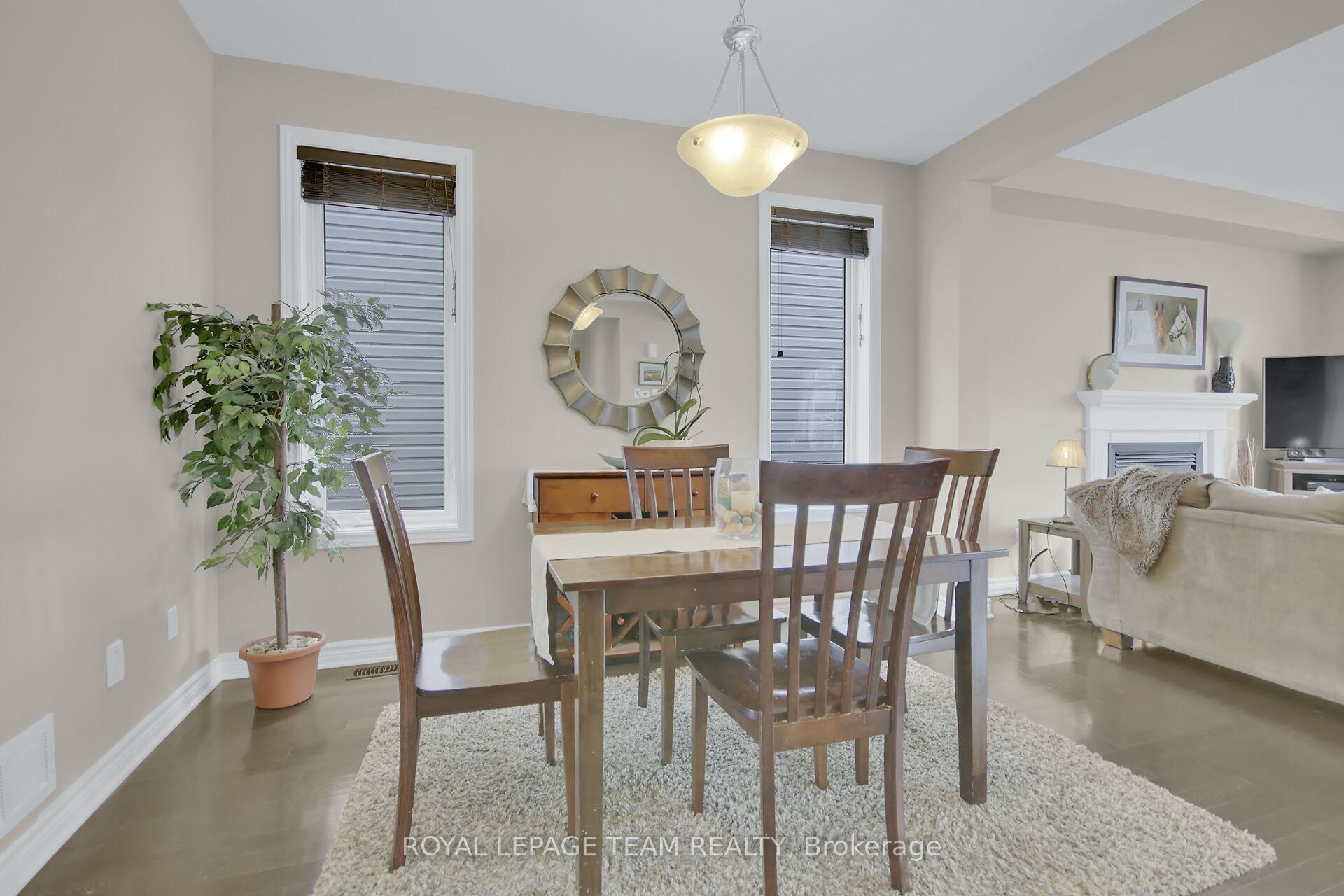 Photo 5 of 204 Piazza Circle, Ottawa, Barrhaven - Strandherd — HOMEH