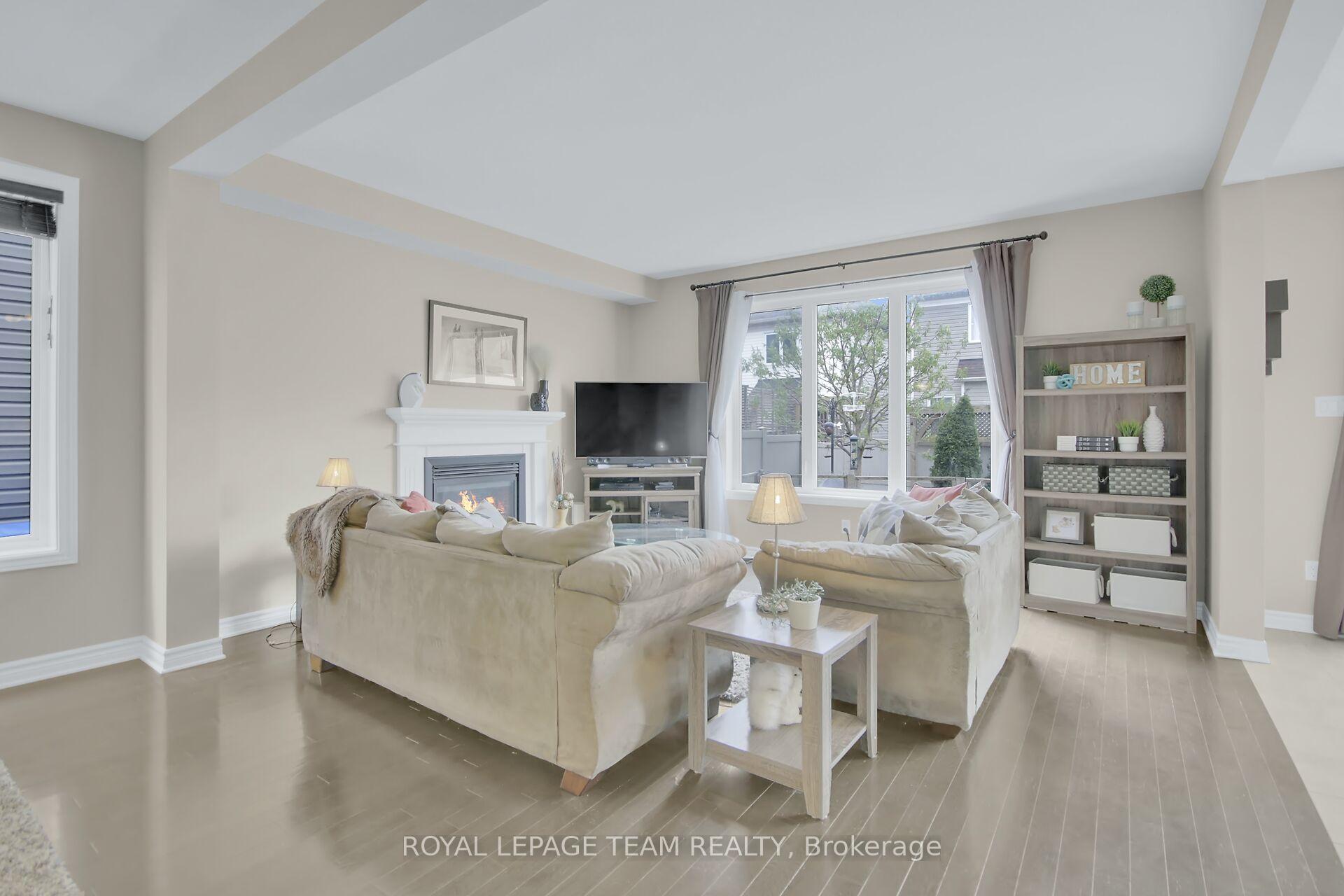 Photo 6 of 204 Piazza Circle, Ottawa, Barrhaven - Strandherd — HOMEH
