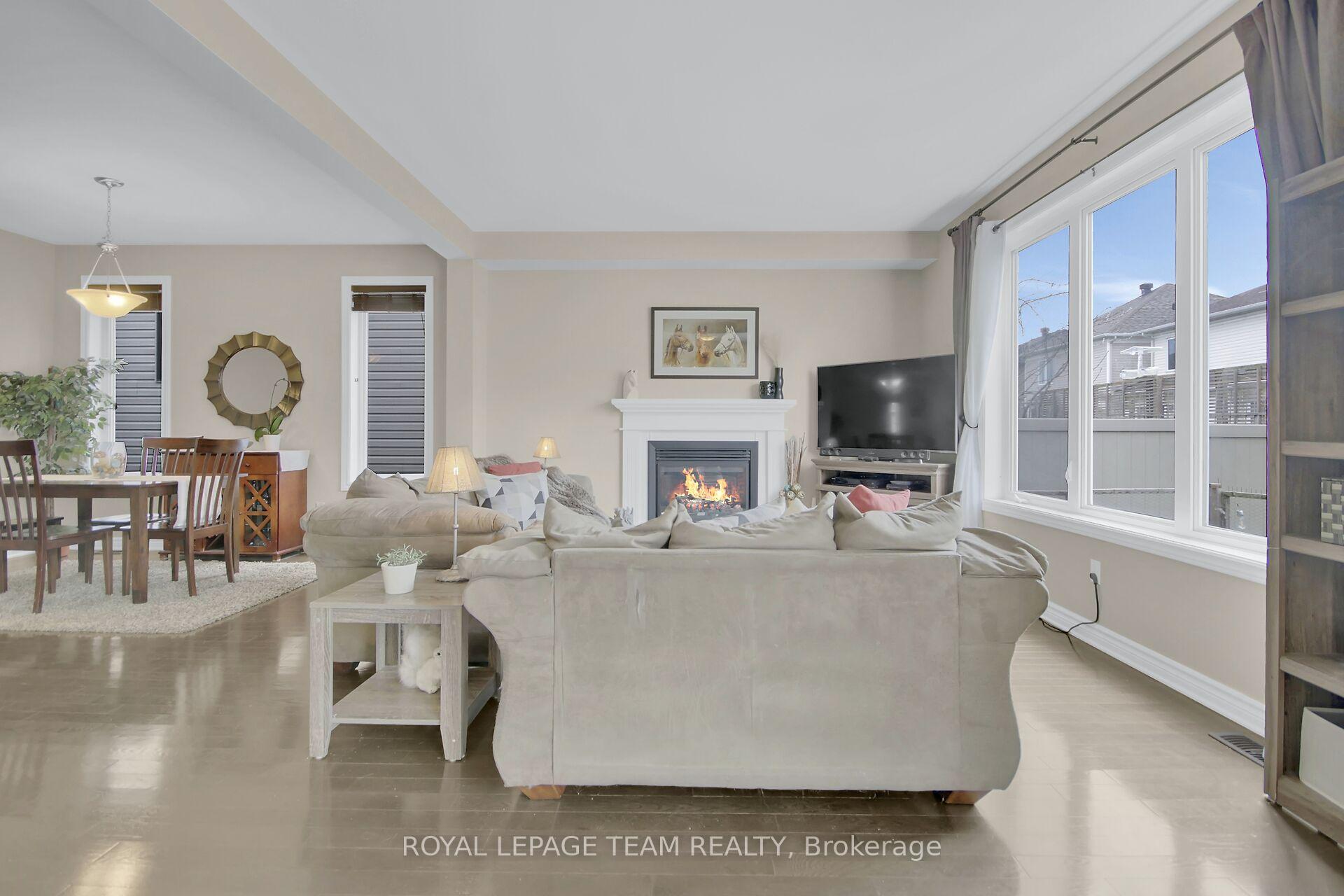 Photo 7 of 204 Piazza Circle, Ottawa, Barrhaven - Strandherd — HOMEH