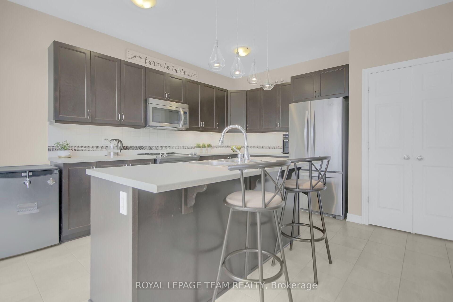 Photo 12 of 204 Piazza Circle, Ottawa, Barrhaven - Strandherd — HOMEH