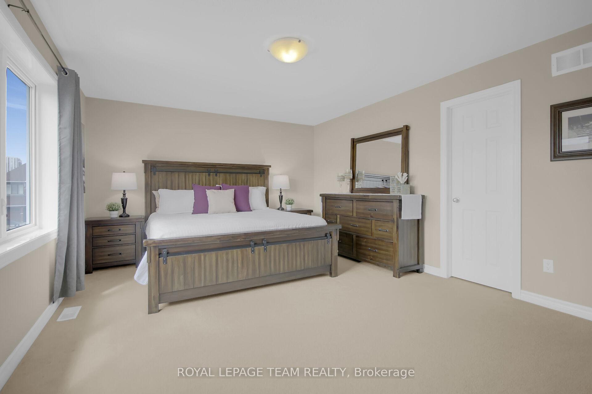 Photo 17 of 204 Piazza Circle, Ottawa, Barrhaven - Strandherd — HOMEH