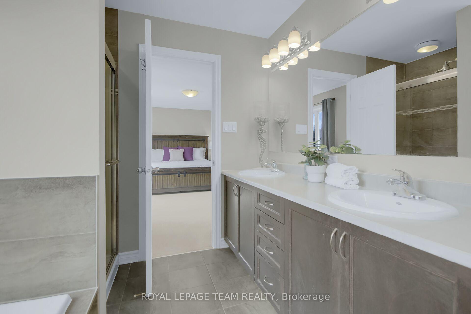 Photo 20 of 204 Piazza Circle, Ottawa, Barrhaven - Strandherd — HOMEH