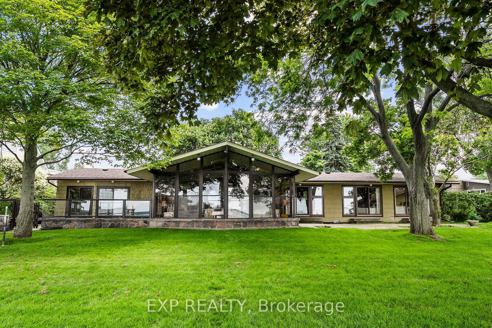 Front of 638 Duclos Point Road