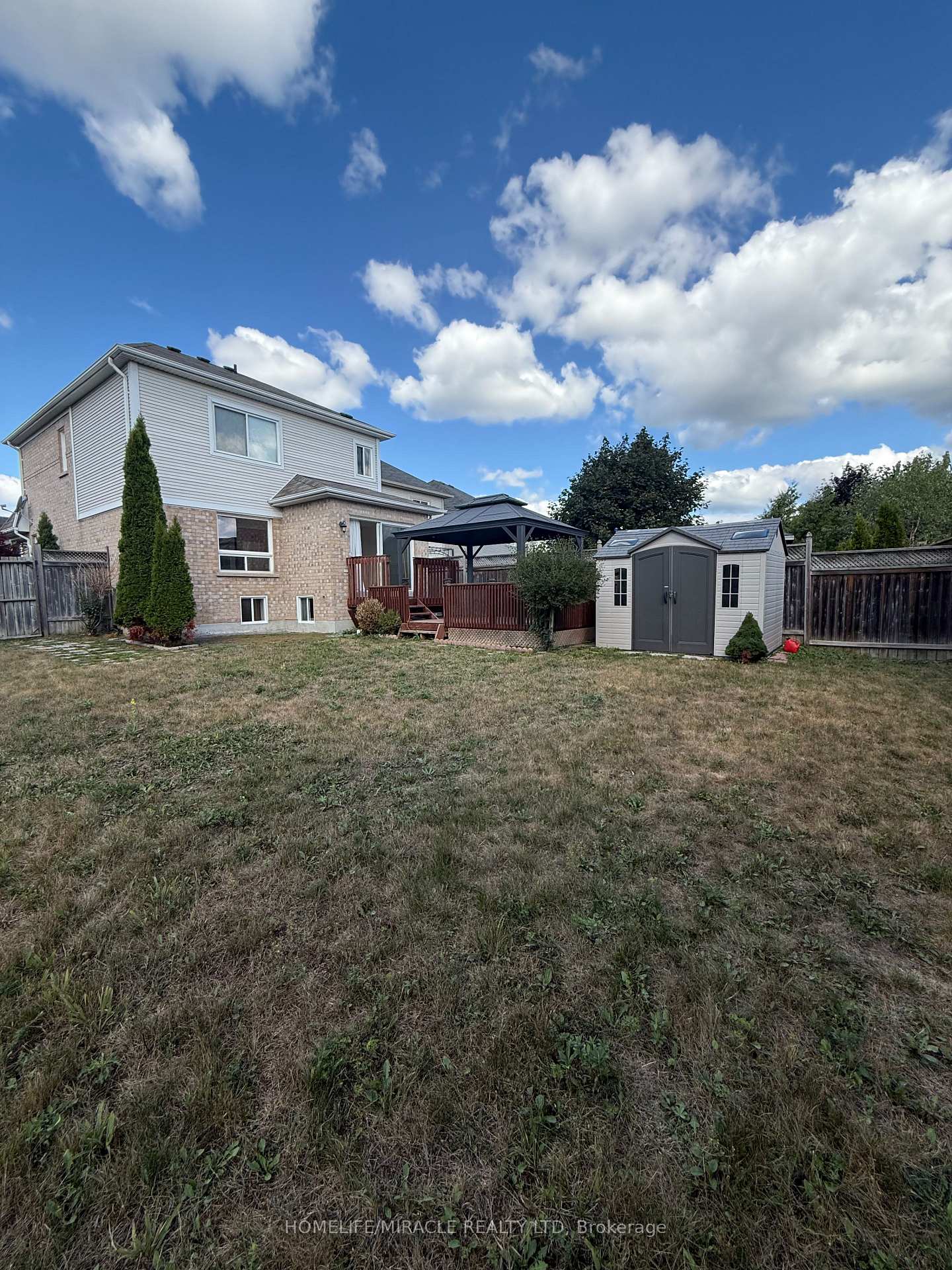 Photo 4 of 55 Allworth Crescent, Clarington, Bowmanville — HOMEH
