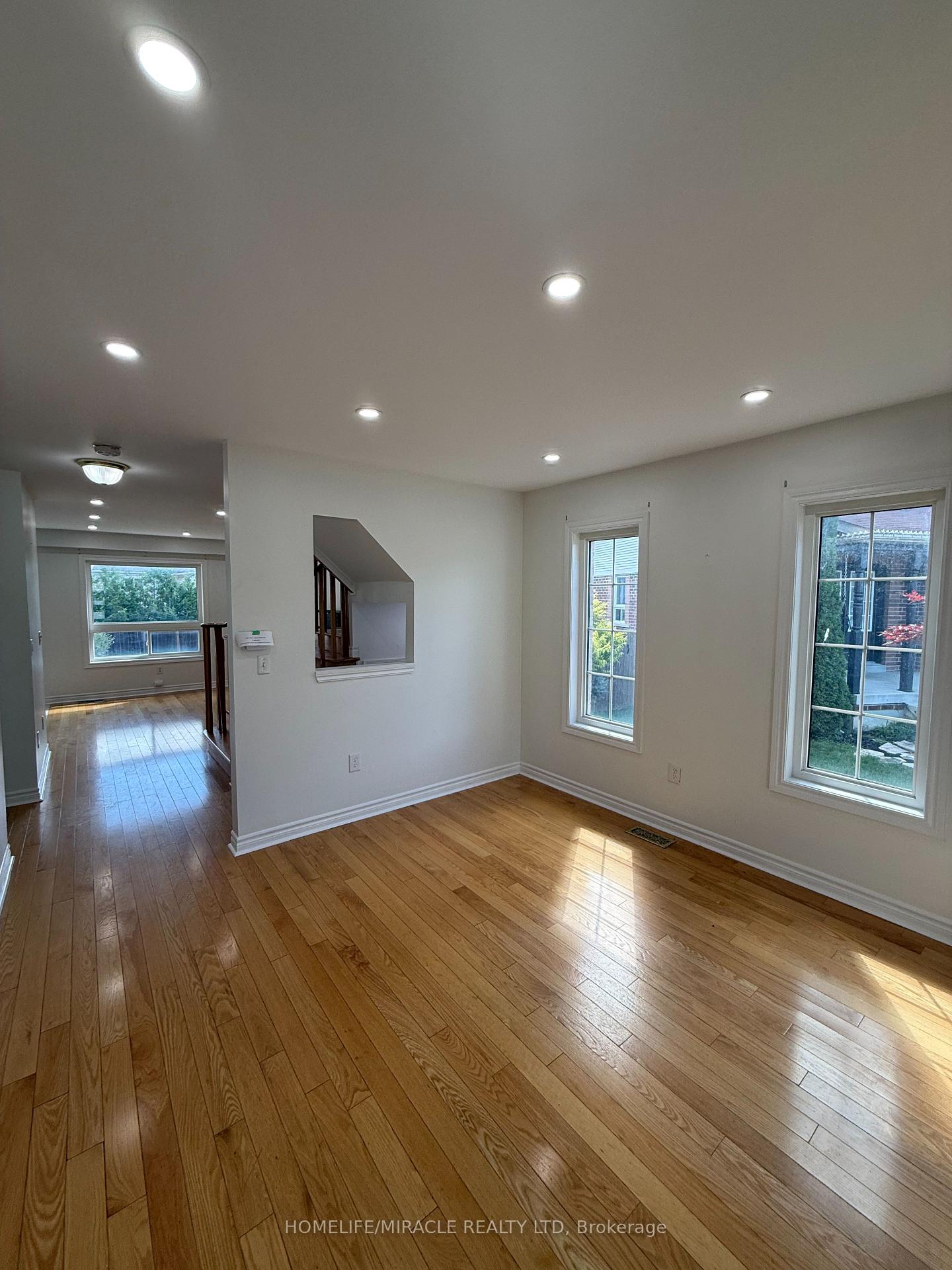 Photo 7 of 55 Allworth Crescent, Clarington, Bowmanville — HOMEH