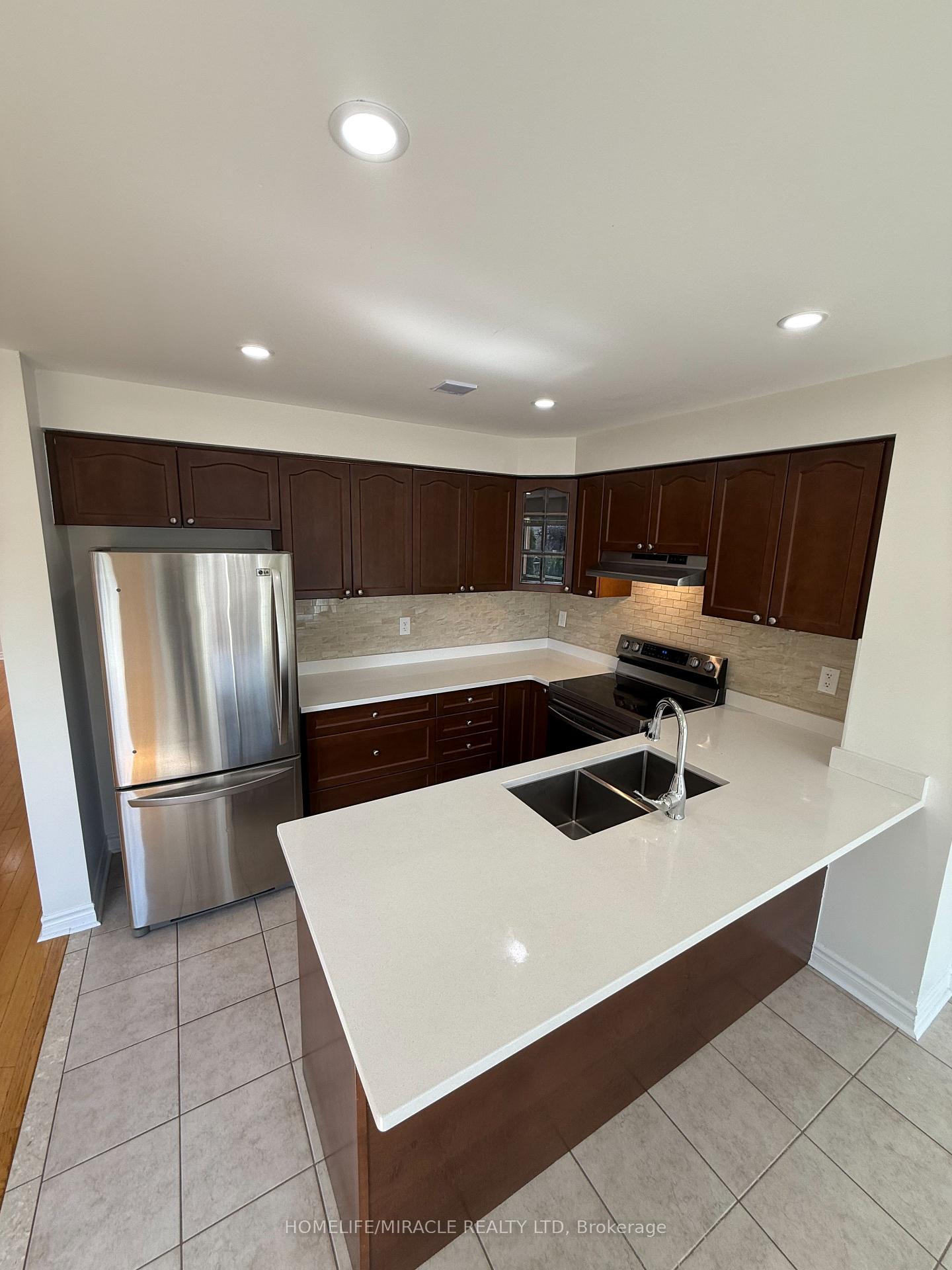 Photo 13 of 55 Allworth Crescent, Clarington, Bowmanville — HOMEH