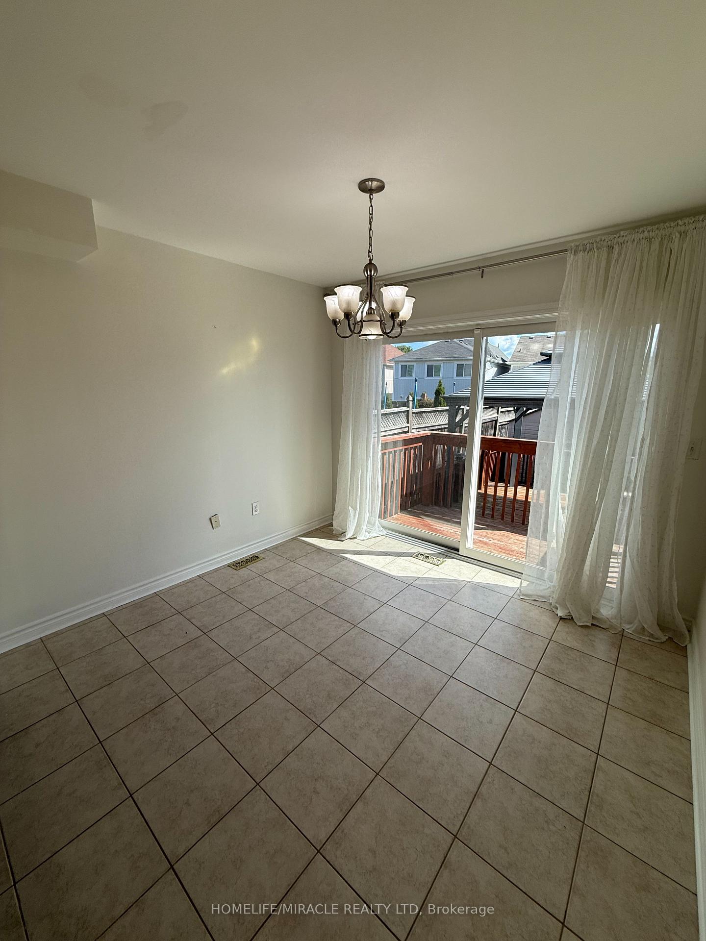 Photo 15 of 55 Allworth Crescent, Clarington, Bowmanville — HOMEH