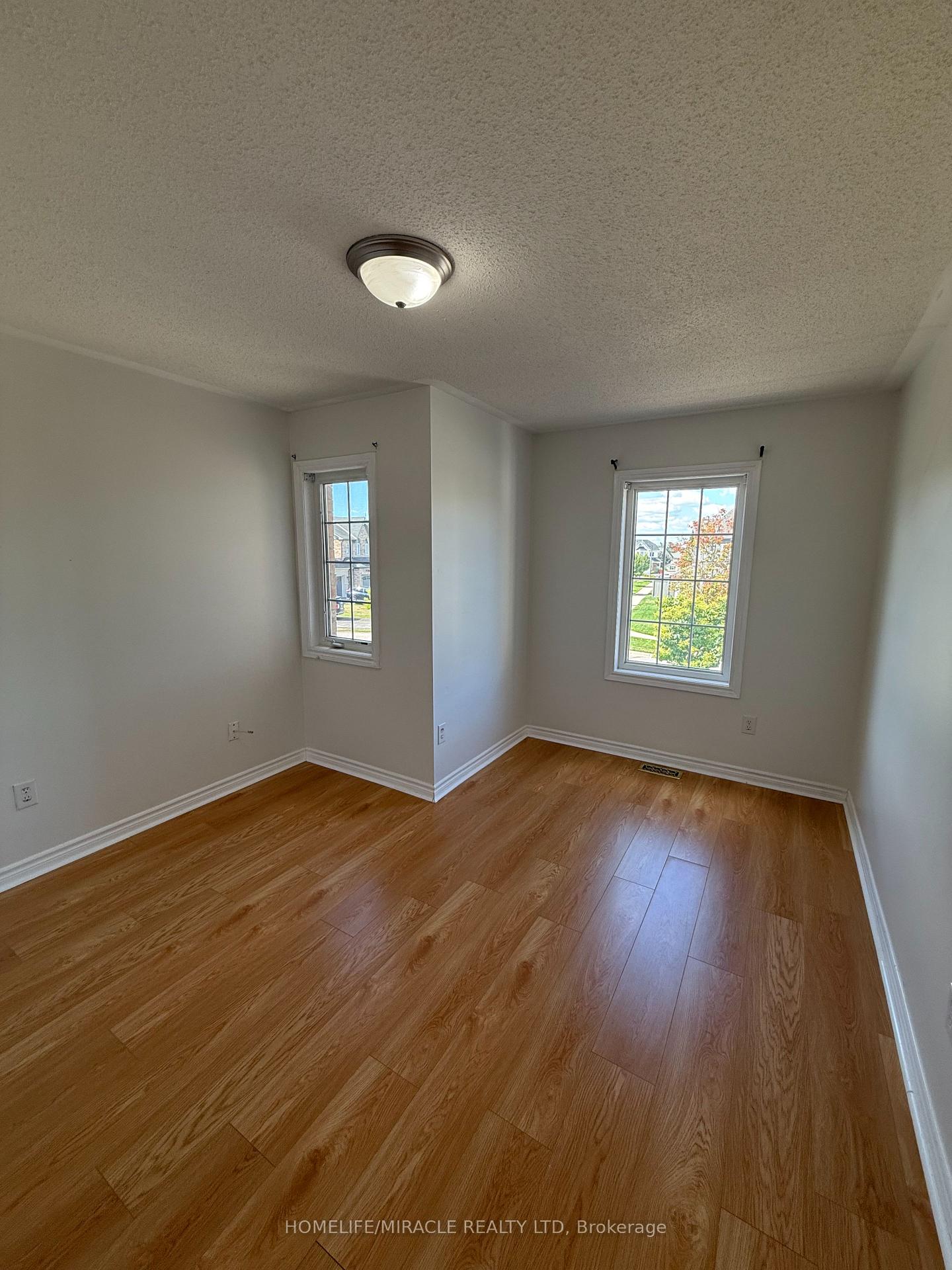 Photo 17 of 55 Allworth Crescent, Clarington, Bowmanville — HOMEH