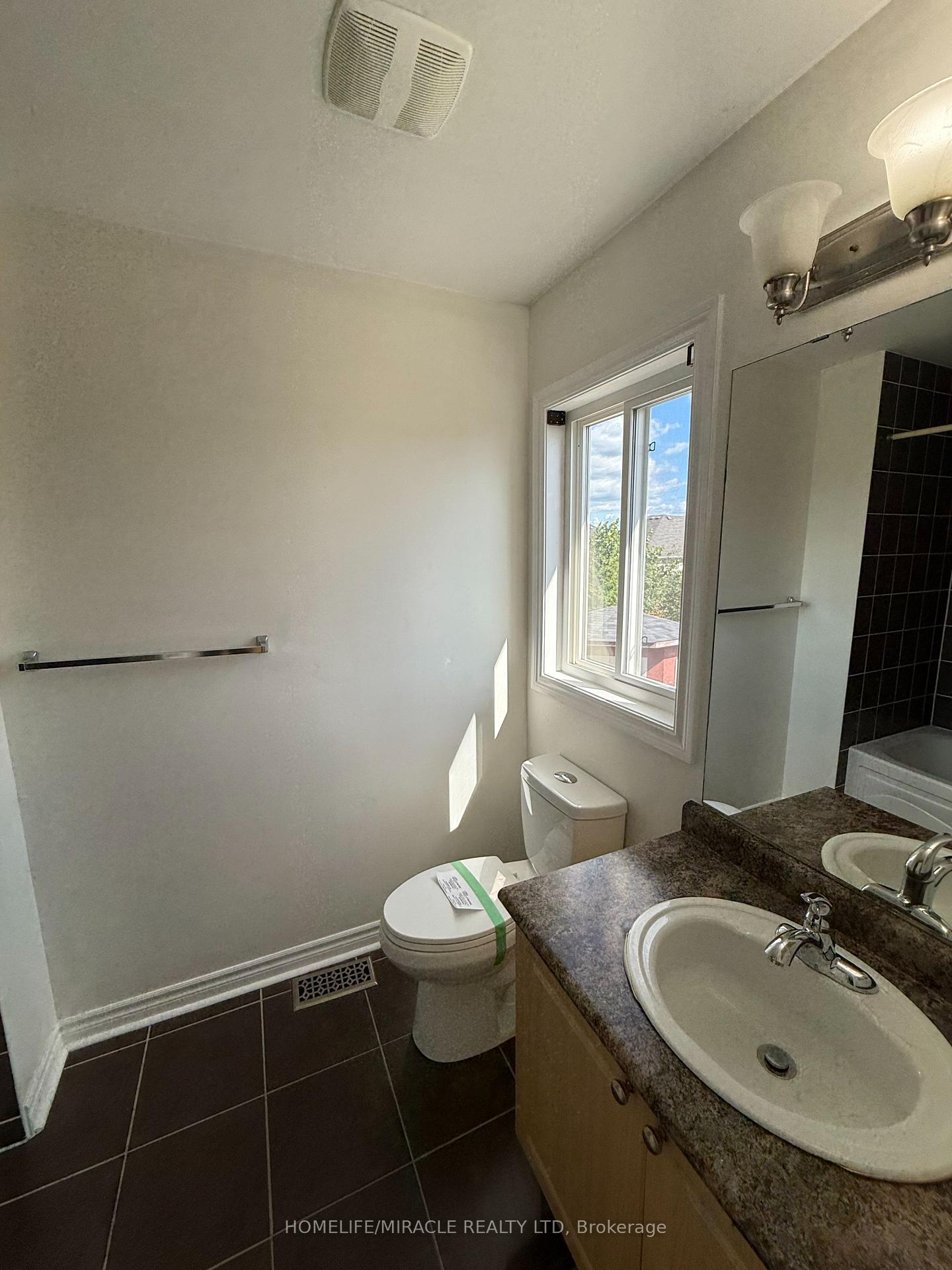 Photo 22 of 55 Allworth Crescent, Clarington, Bowmanville — HOMEH