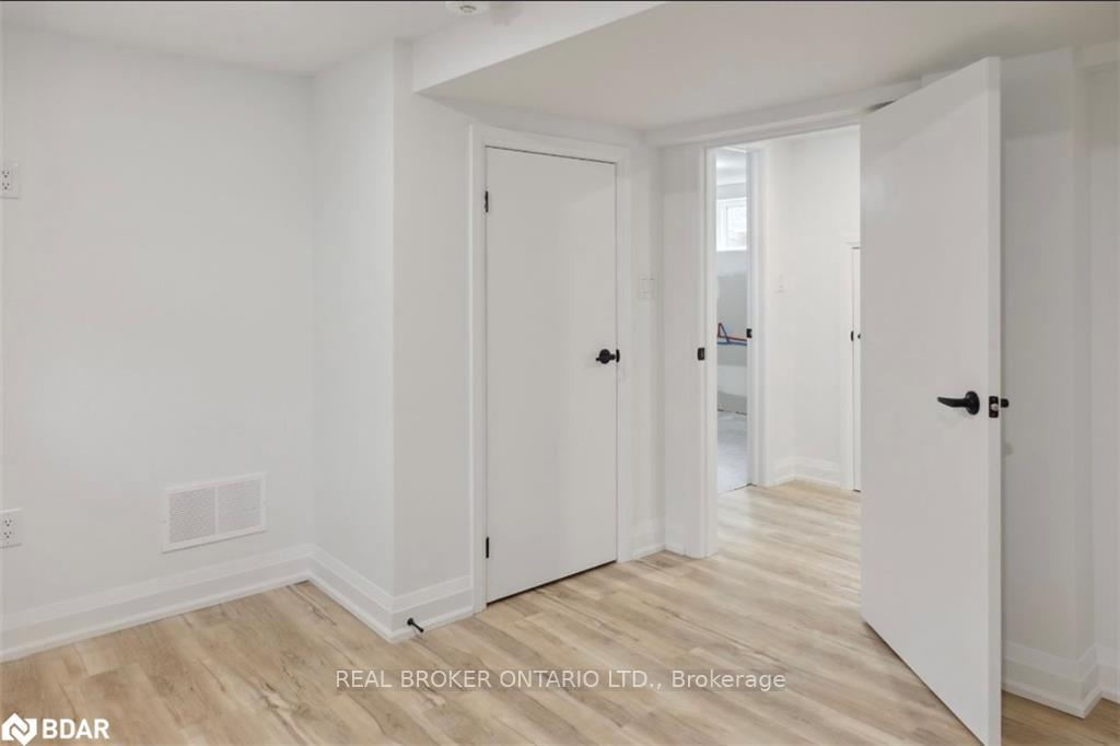 Photo 4 of Unit Lower, 154 Cook Street, Barrie, Codrington — HOMEH