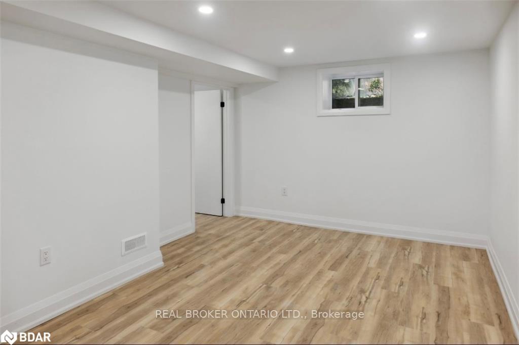 Photo 8 of Unit Lower, 154 Cook Street, Barrie, Codrington — HOMEH