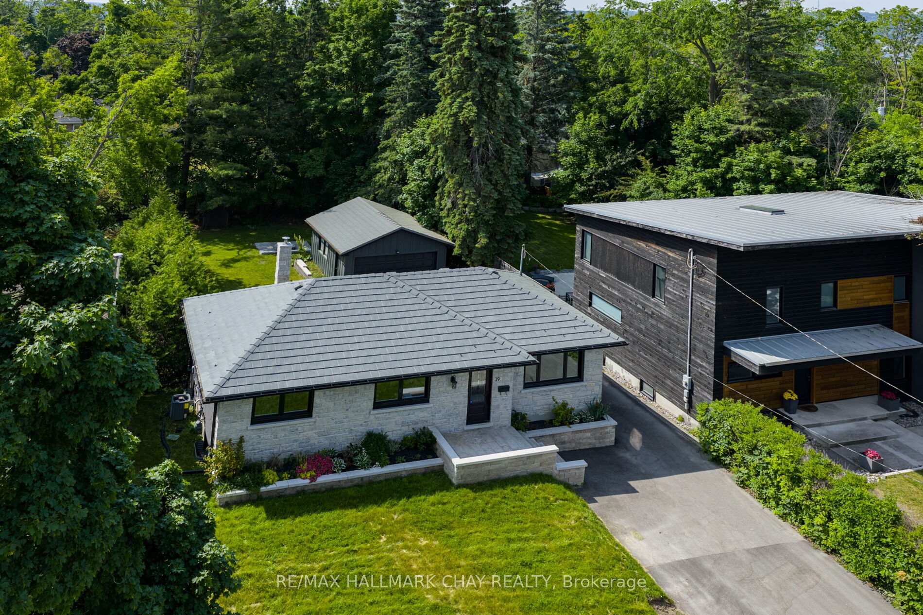 Photo 2 of 39 Eugenia Street, Barrie, Codrington — HOMEH
