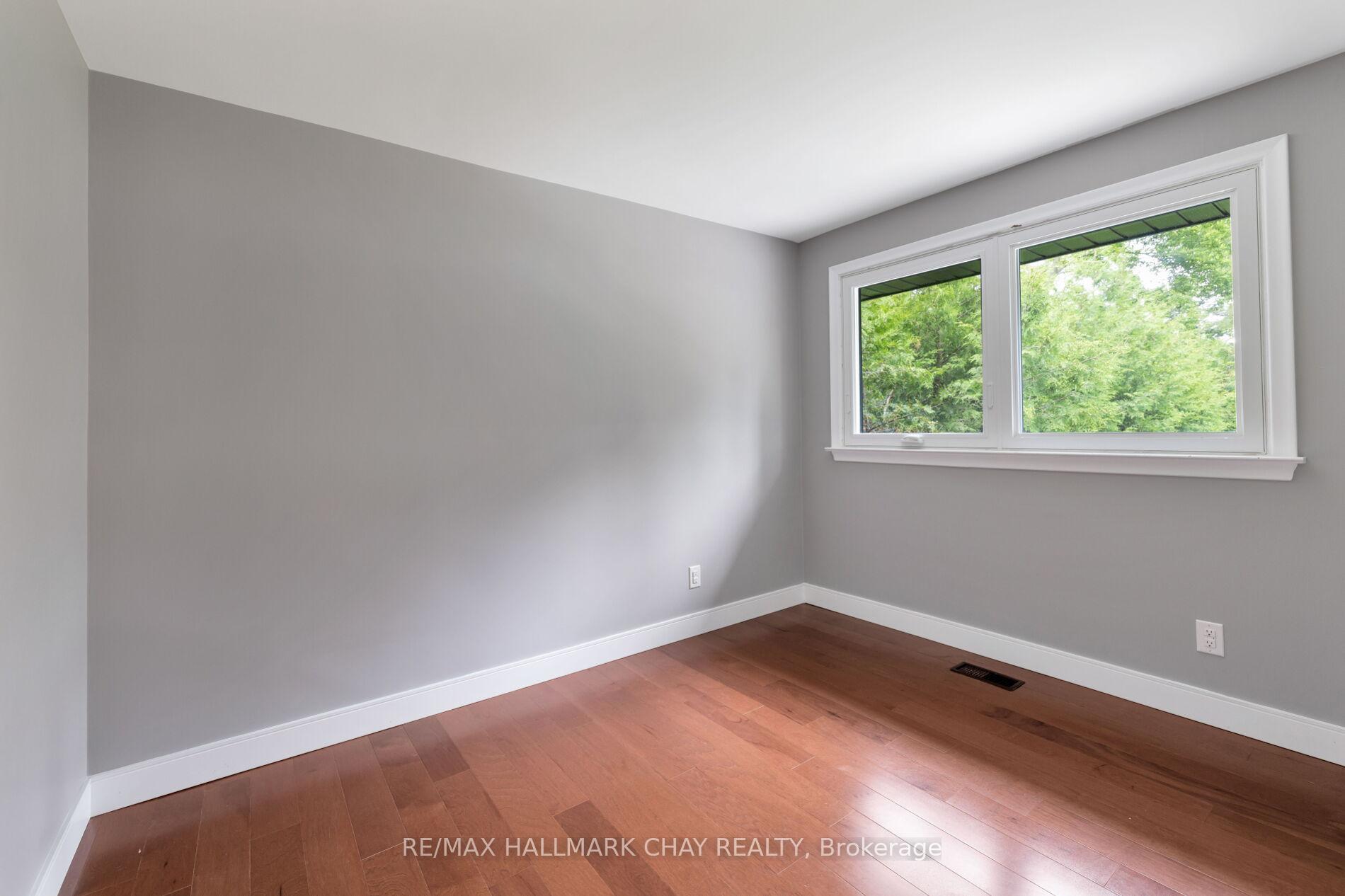Photo 30 of 39 Eugenia Street, Barrie, Codrington — HOMEH