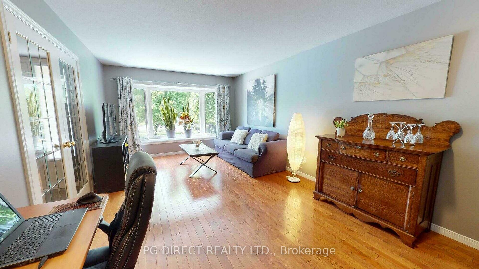 Photo 2 of 49 Peartree Crescent, Guelph, Willow West/Sugarbush/West Acres — HOMEH