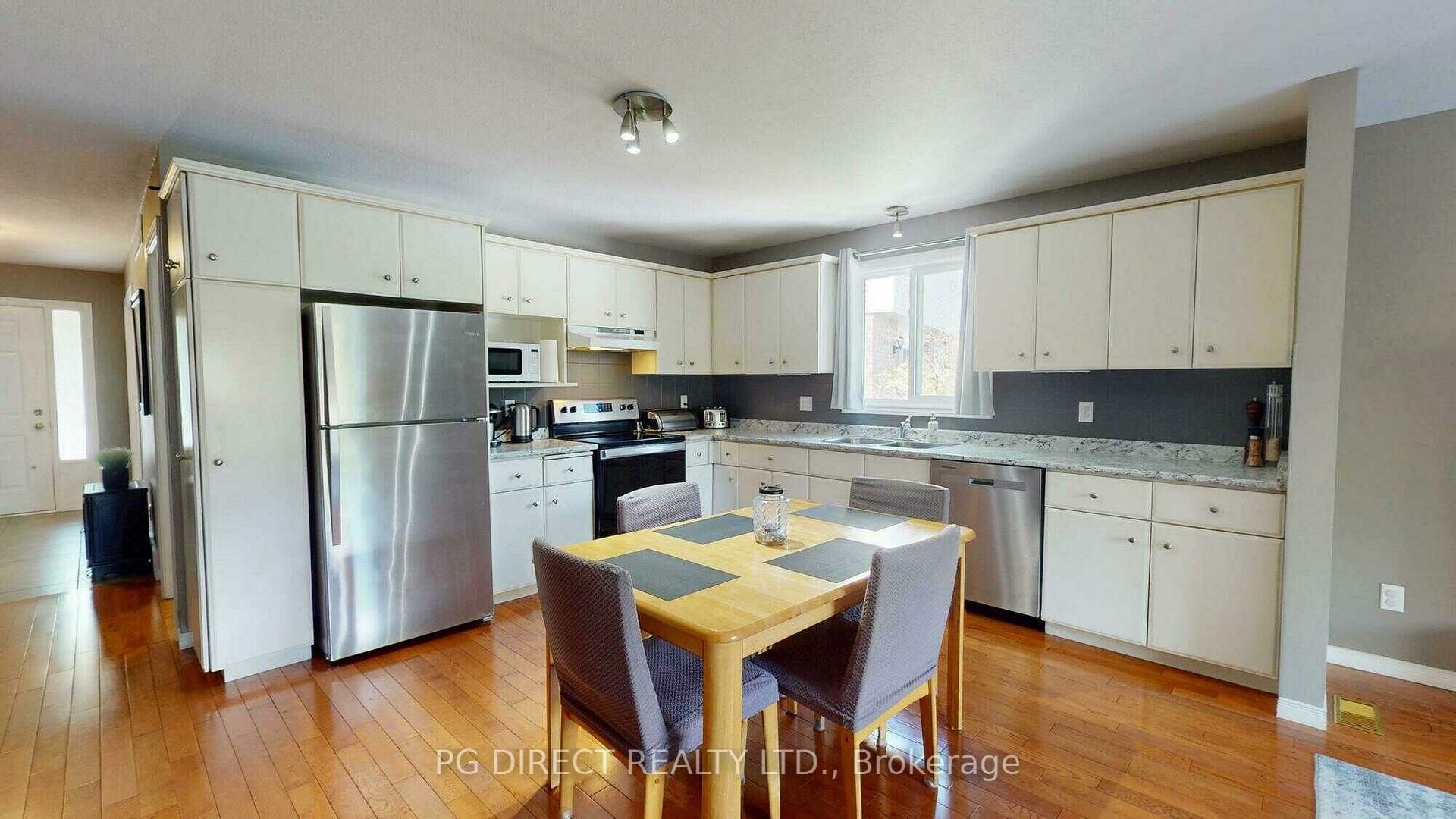 Photo 3 of 49 Peartree Crescent, Guelph, Willow West/Sugarbush/West Acres — HOMEH