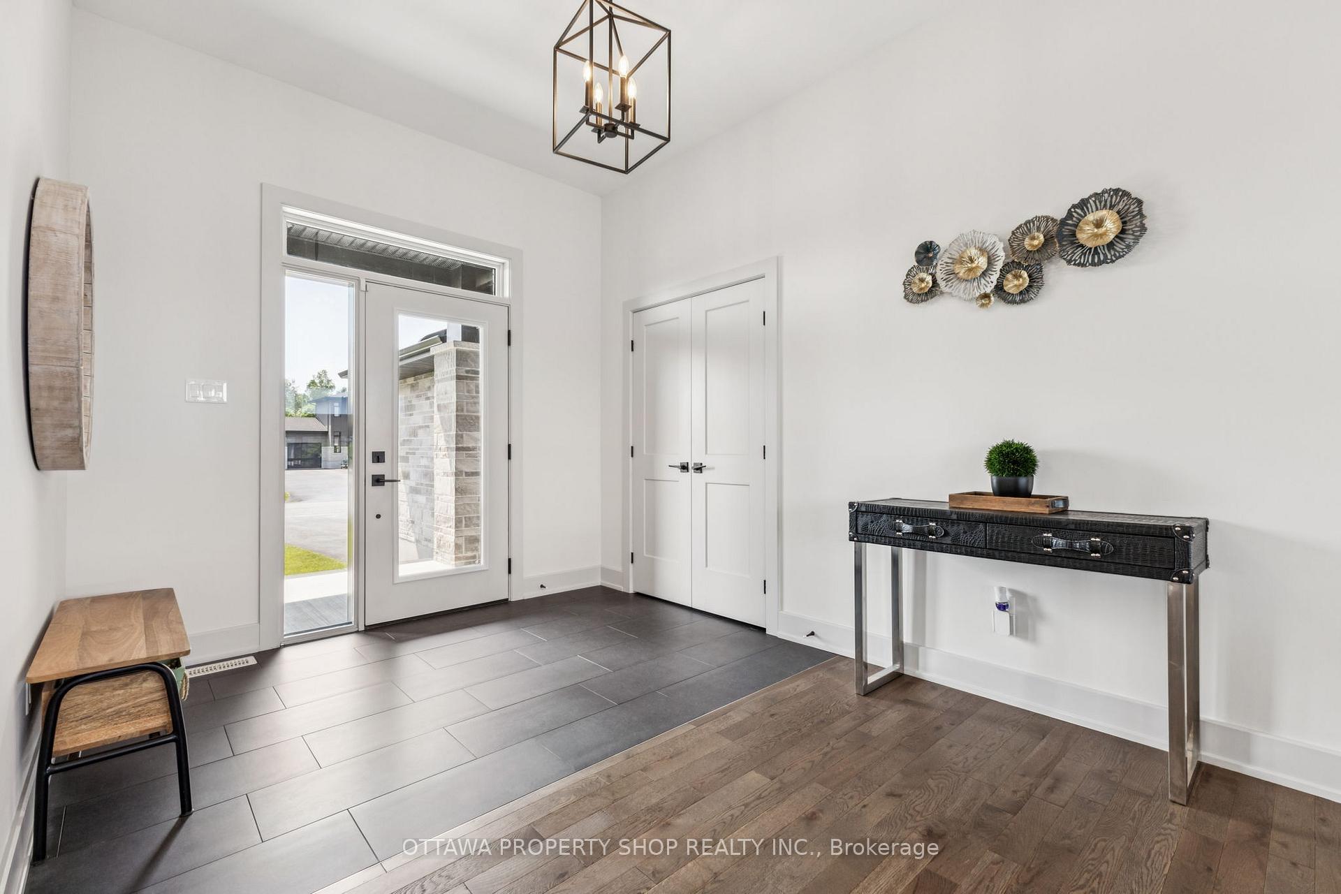 Photo 4 of 7085 Still Meadow Way, Ottawa, Greely — HOMEH