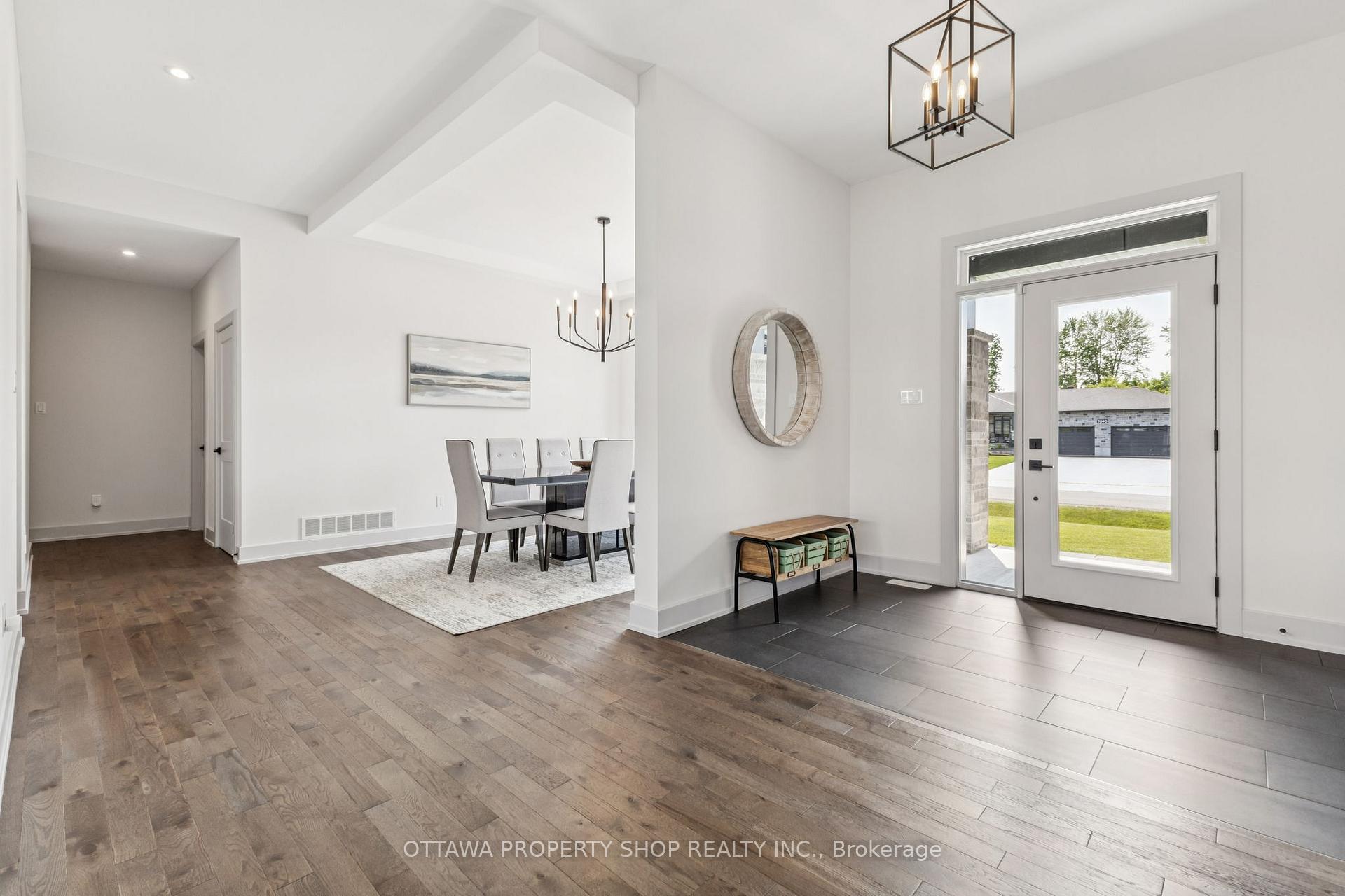 Photo 5 of 7085 Still Meadow Way, Ottawa, Greely — HOMEH