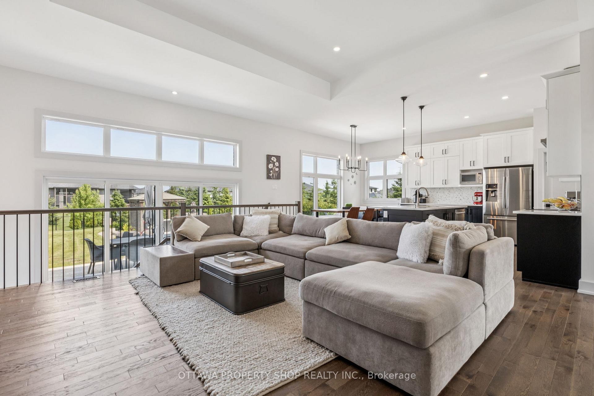 Photo 8 of 7085 Still Meadow Way, Ottawa, Greely — HOMEH