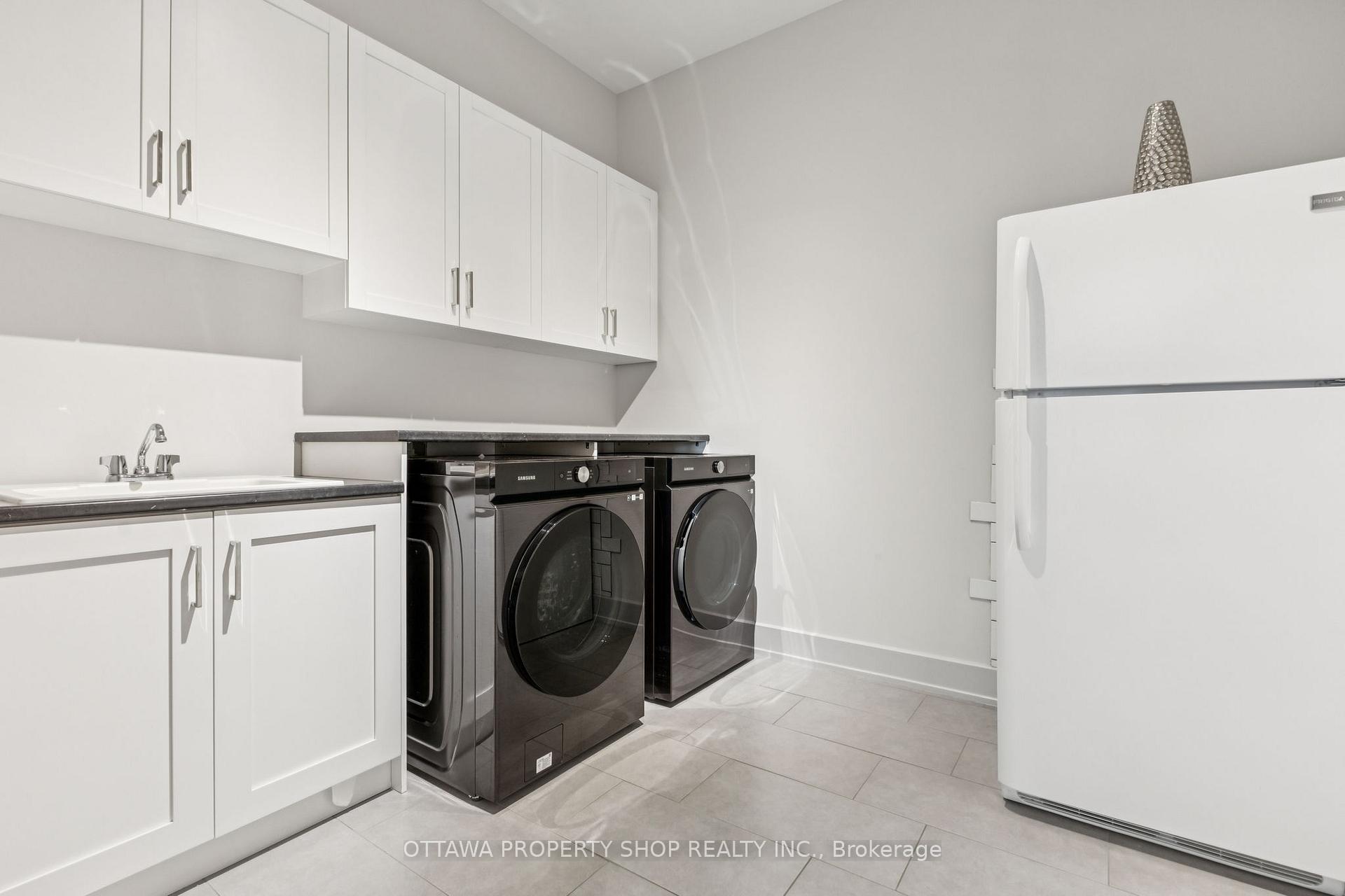 Photo 17 of 7085 Still Meadow Way, Ottawa, Greely — HOMEH