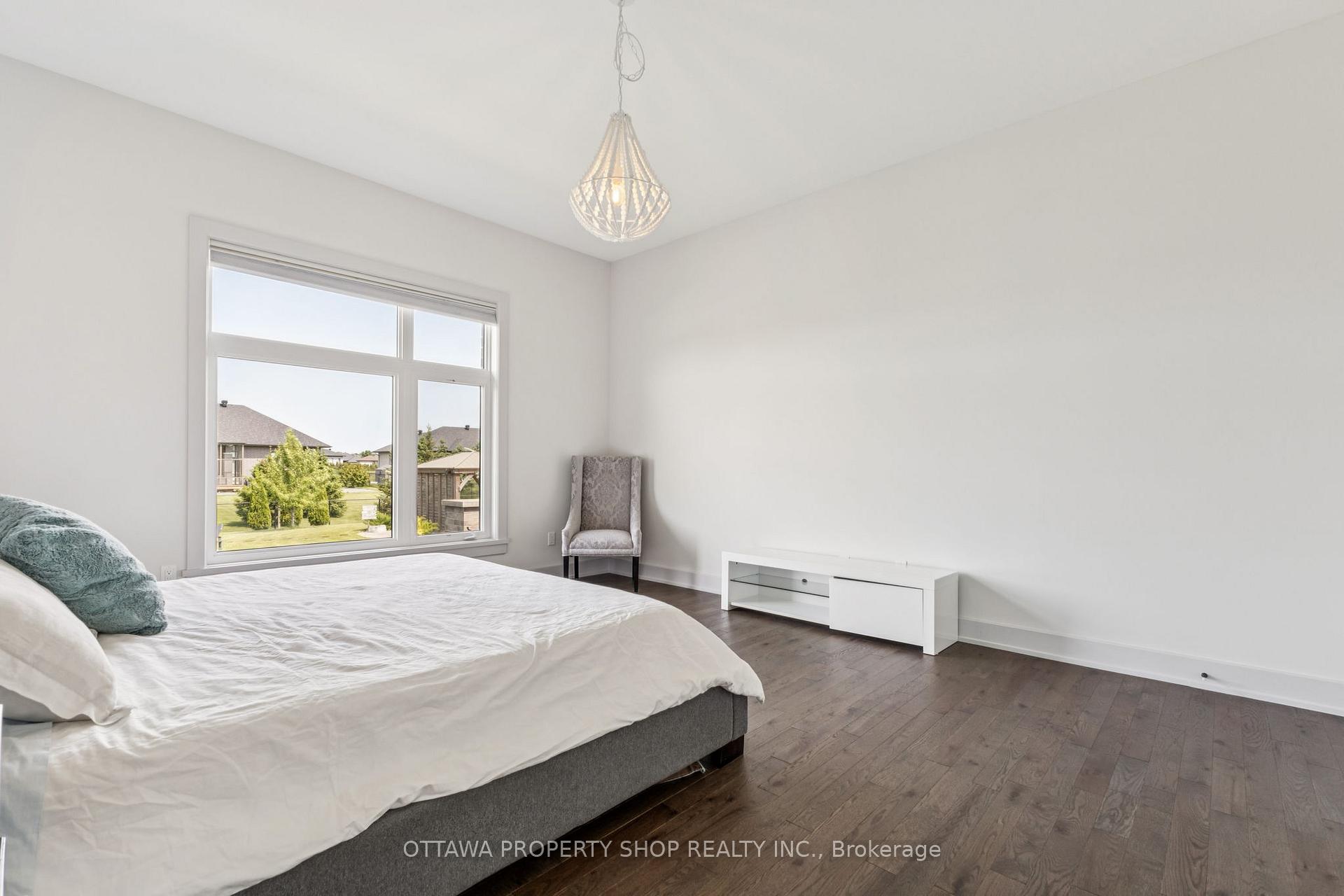 Photo 19 of 7085 Still Meadow Way, Ottawa, Greely — HOMEH