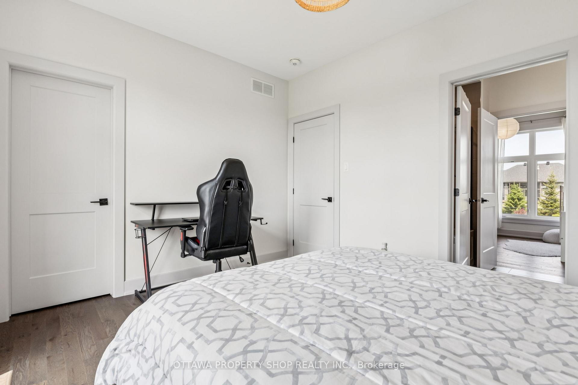 Photo 24 of 7085 Still Meadow Way, Ottawa, Greely — HOMEH