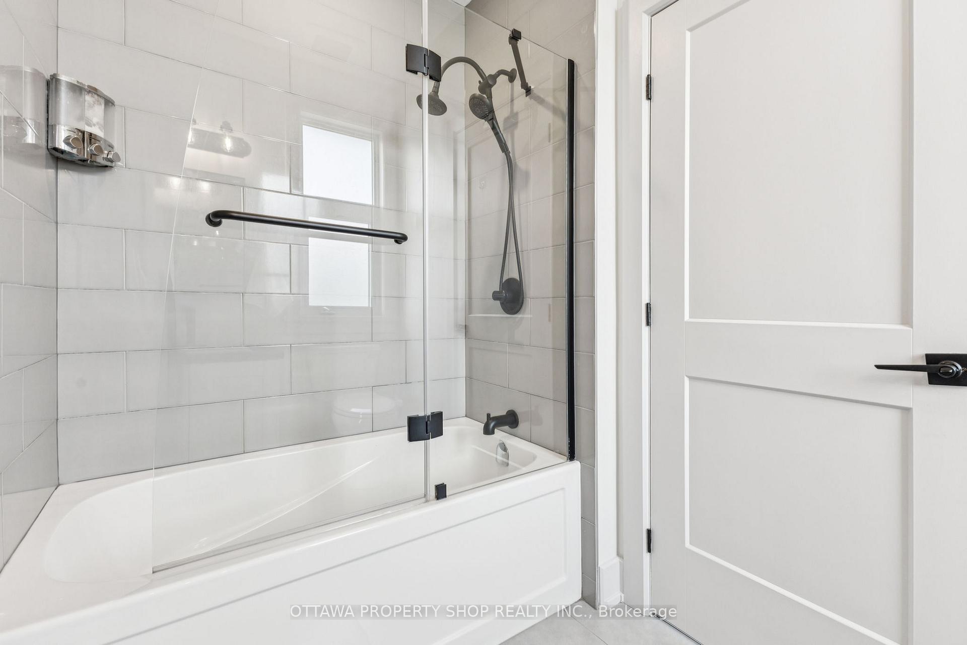 Photo 28 of 7085 Still Meadow Way, Ottawa, Greely — HOMEH