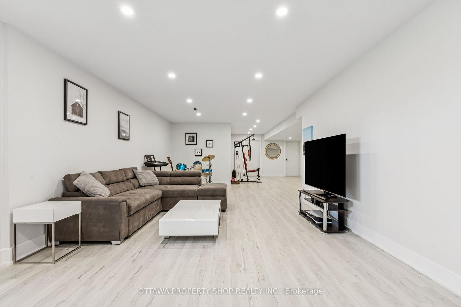 Photo 32 of 7085 Still Meadow Way, Ottawa, Greely — HOMEH