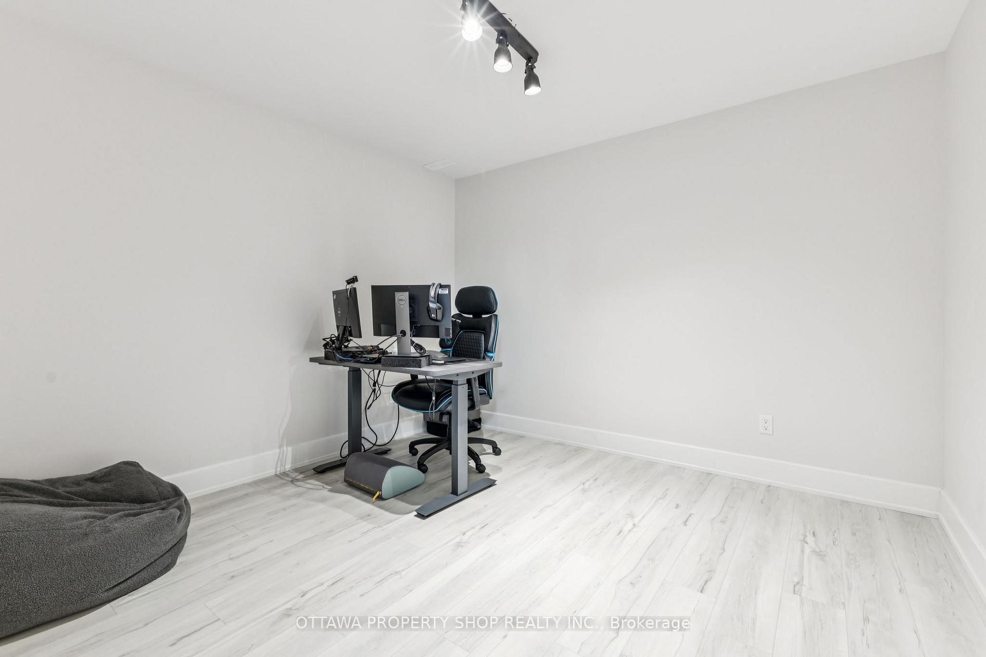 Photo 35 of 7085 Still Meadow Way, Ottawa, Greely — HOMEH