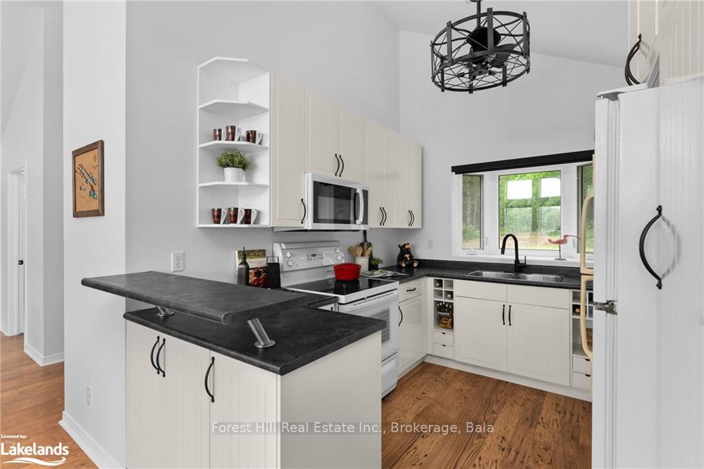 Photo 25 of 1265 Woodland Drive, Gravenhurst, Muskoka (S) — HOMEH